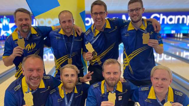 Västvärmlänningen Markus Jansson, andra från vänster i övre raden, var med i det svenska lag som tog hem guldet i femmanna-distansen.