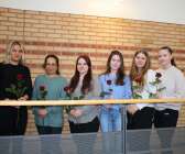 Från vänster: Michaela Nygren, Buakhai Poomicum, Amanda Nygren, Mika Quist, Emmely Castana och Fanny Anderberg. Ann-Sofie Pettersson tog också examen men var tyvärr sjuk.