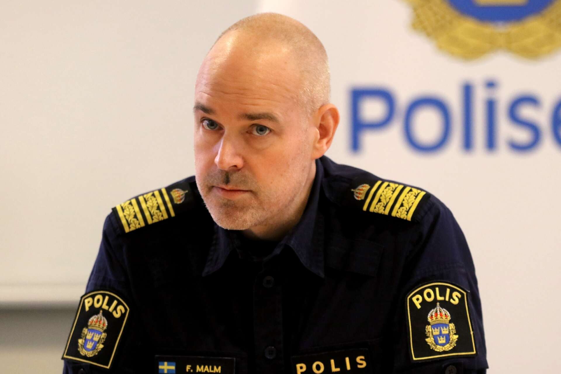 Polisen i Skaraborg bidrar med personal för att stötta Stockholmspolisen där våldsvågen är extrem för närvarande. ”Vi arbetar också löpande med att se om det finns det finns personer i Skaraborg som berörs av konflikten” säger polisområdeschefen Fredrik Malm. 