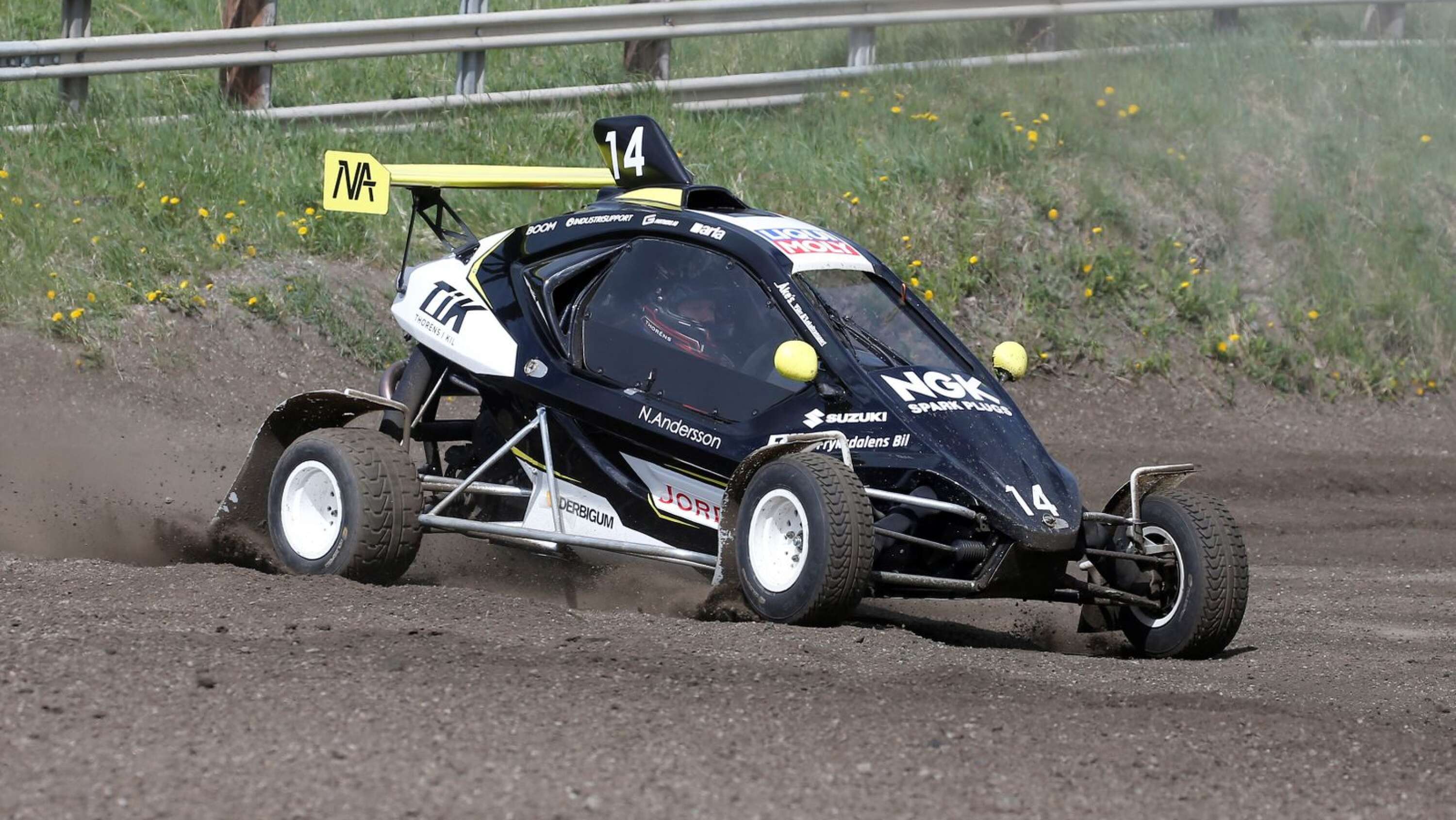 Regerande mästaren Nils Andersson är förväntansfull inför RallyX-premiären till helgen.