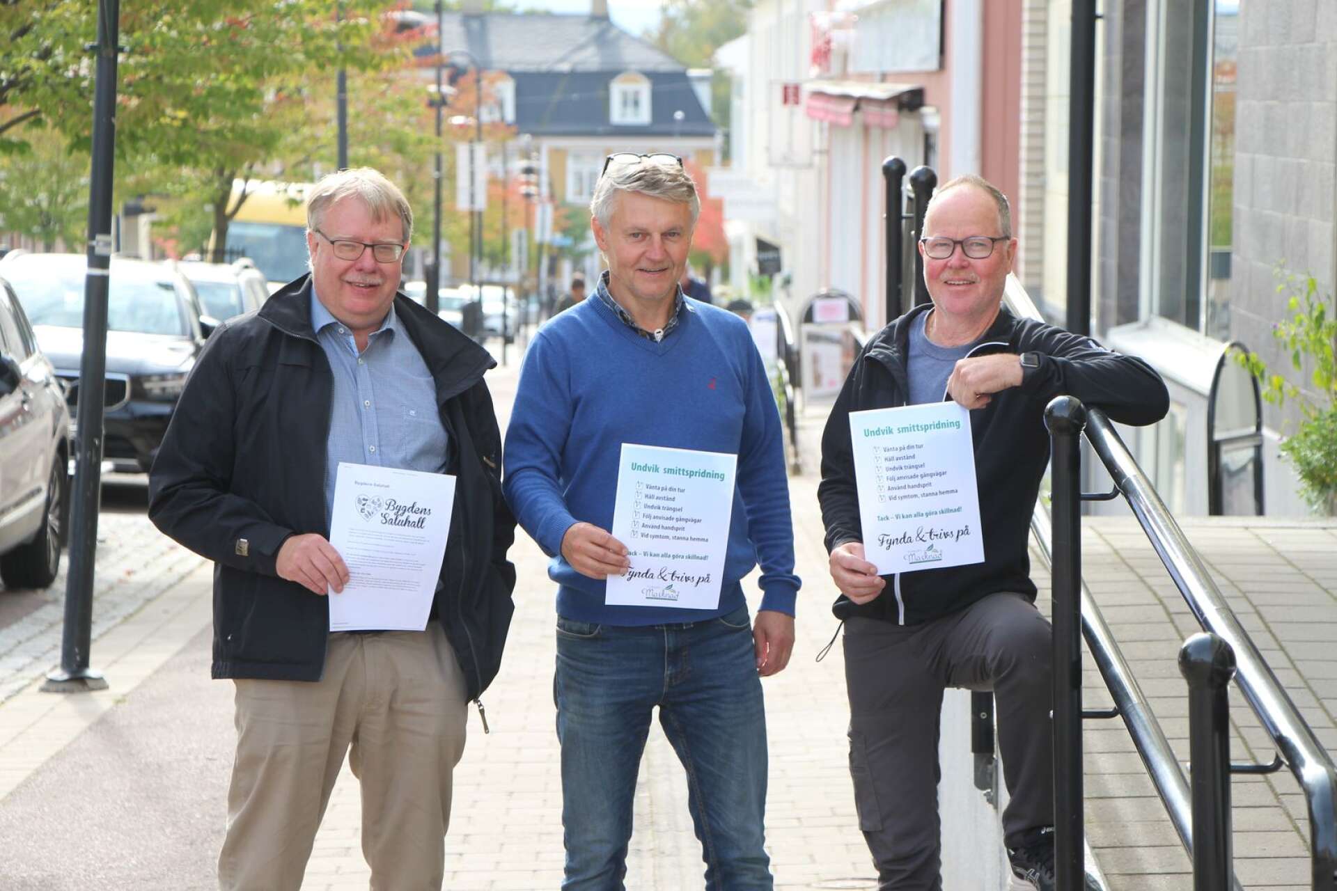 Ronnie Walfridsson, Peter Dahlström och Lasse Nordqvist, uppmanar Torsbymârtens besökare att följa uppsatta regler.