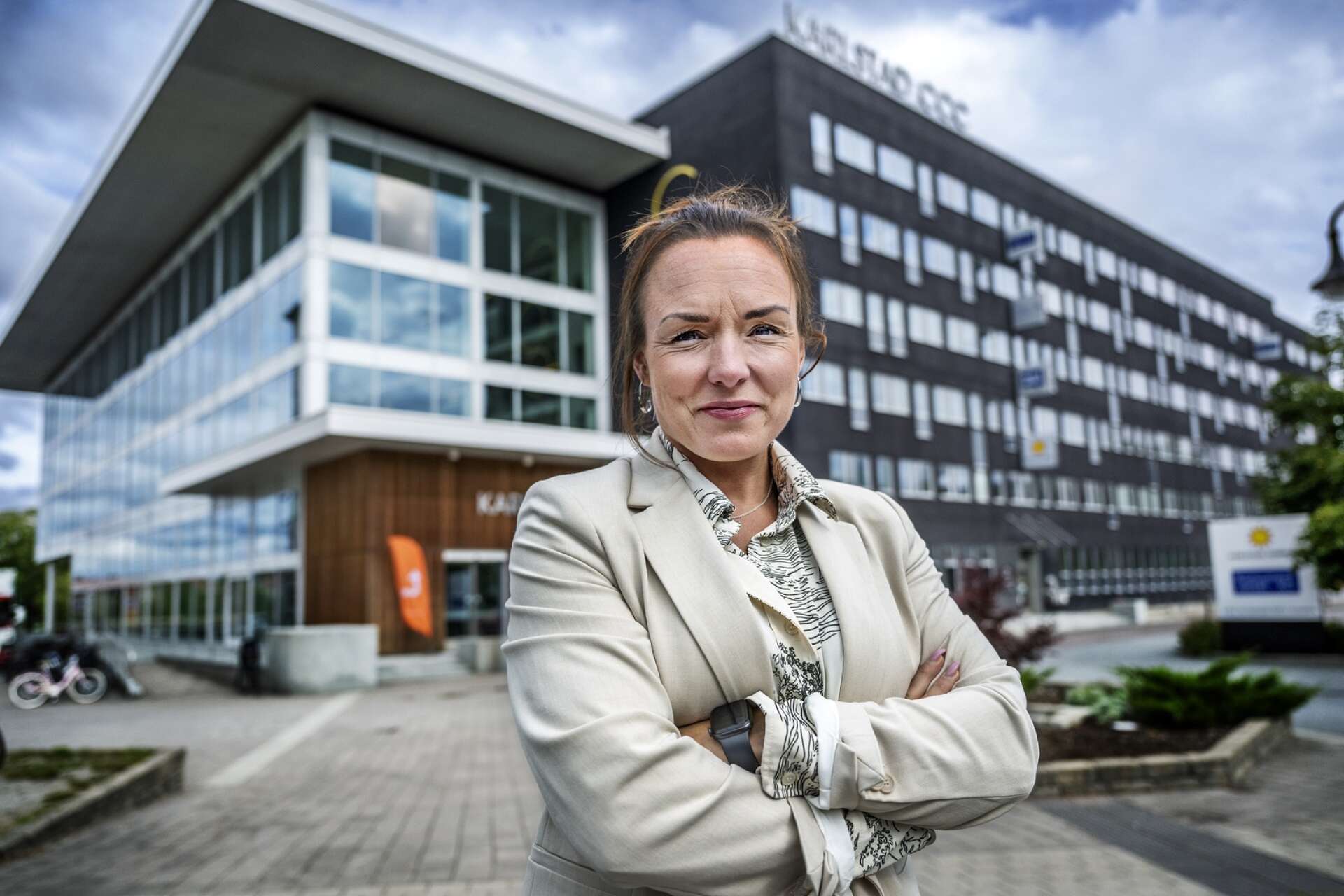 Linda Larsson har tröttnat på oppositionsslitet. Nu hoppas hon på Karlstadsväljarnas förtroende för att ta över efter tolv blågröna år.