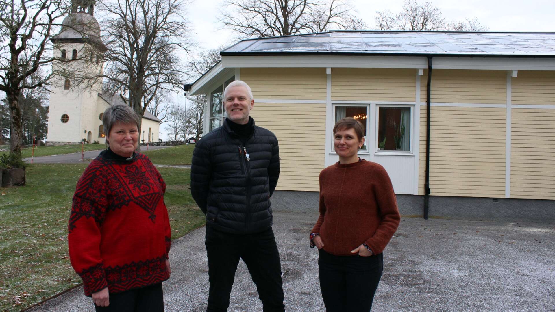 Lena Skoting, kyrkoherde i Säffle pastorat, Johannes Wikström, energiingenjör på Karlstads stift, och Magdalena Boork, nationell energisamordnare Svenska kyrkan. 