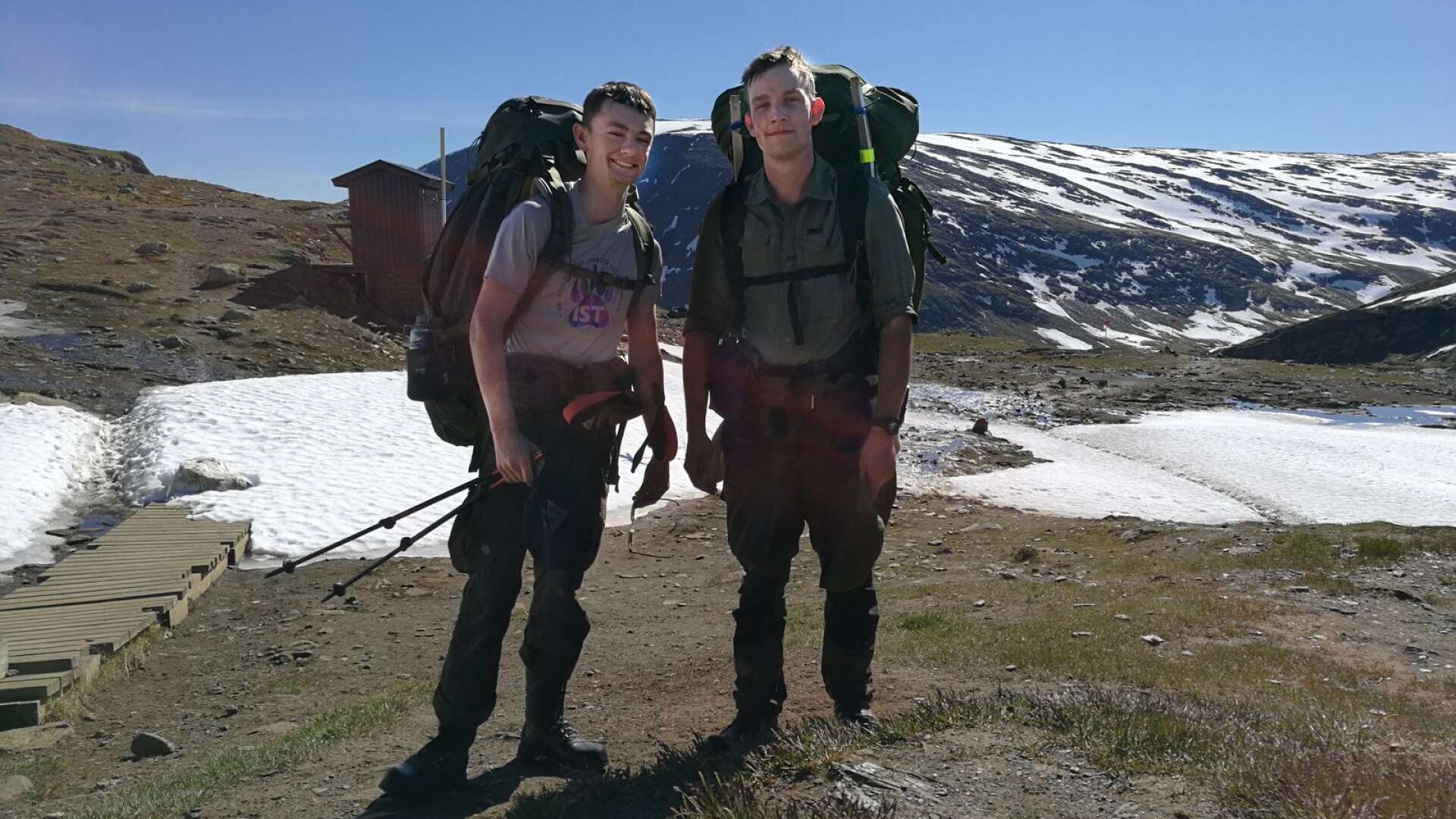 Dag tre nådde Joel Lindblom och Viktor Söderlund toppen av Tjäktjapasset, den högsta punkten på leden.