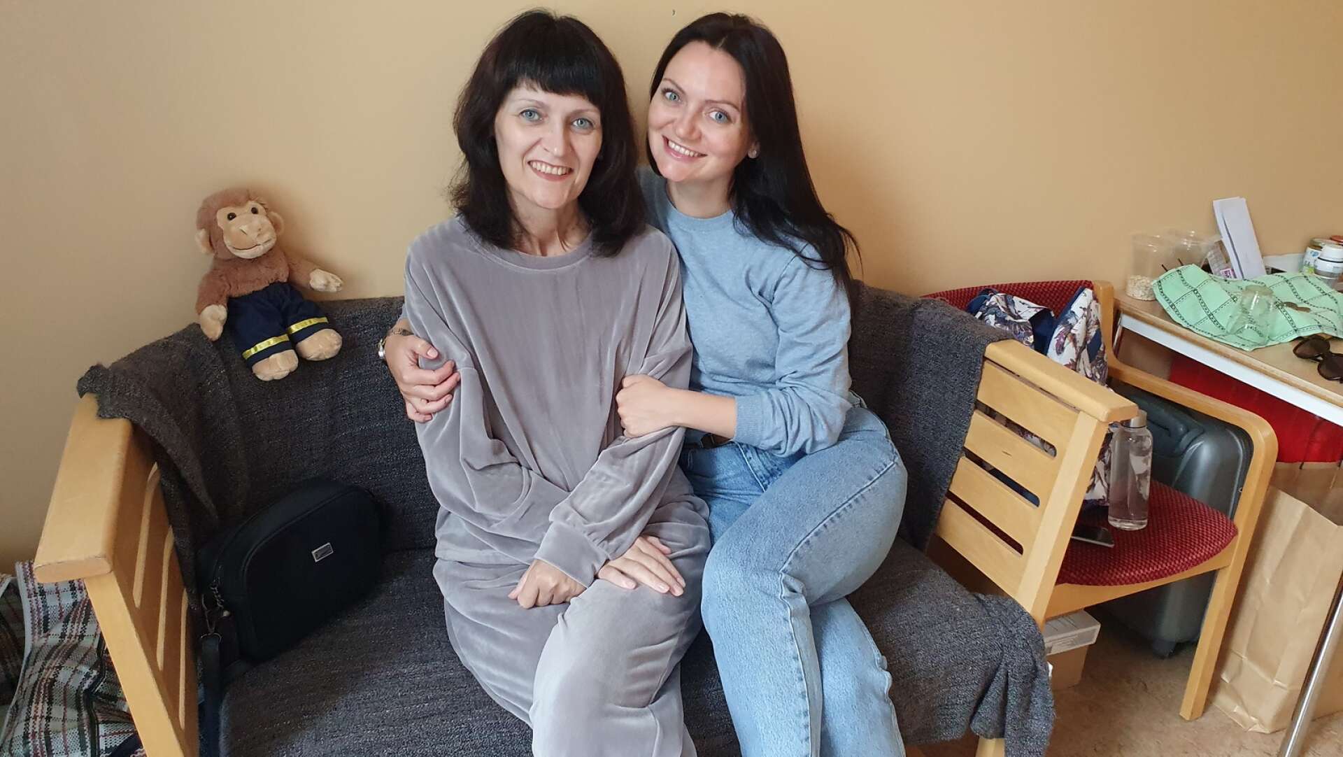 Mamma Larissa Malchenko och Julia Malchenko hamnade på Stora Ekeberg utanför Skara när de flydde krigets Ukraina. Ett halvår har gått och de fortsätter sin berättelse i NLT.