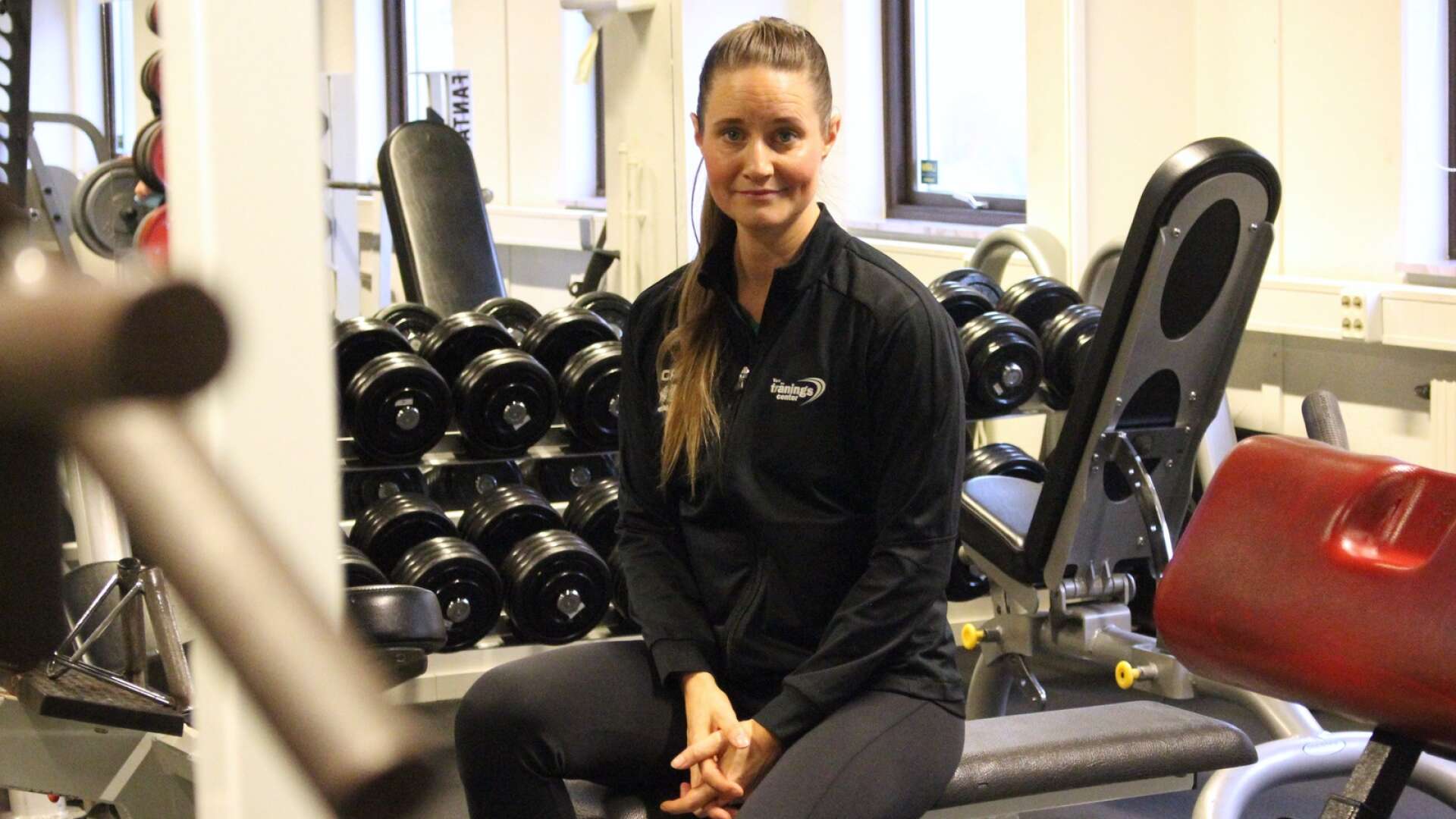 Jenny Johansson är kostrådgivare, teamcoach och personlig tränare på Vara träningscenter, och hon håller i en kurs om hur man kan hantera klimakteriebesvär.