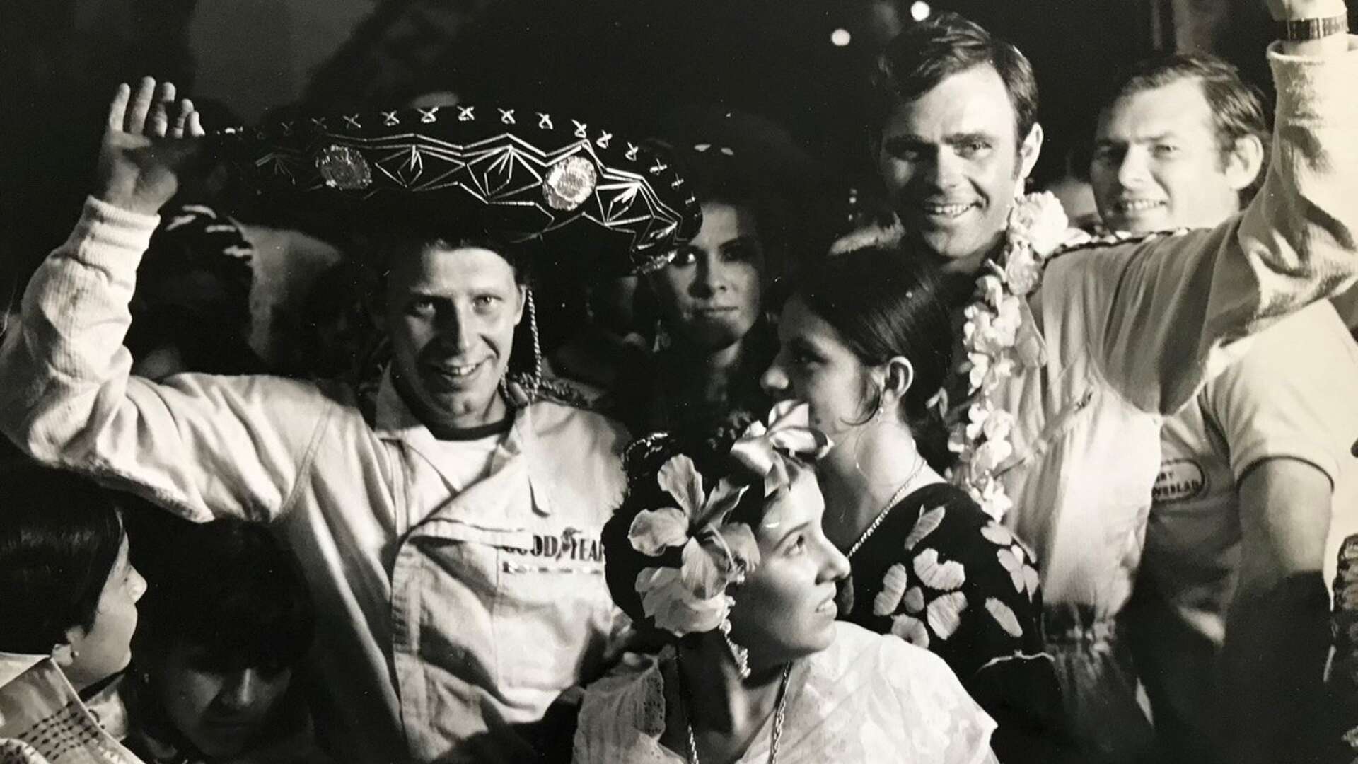 Hannu Mikkola och Gunnar Palm (höger) blev ordentligt firade i Mexiko City.