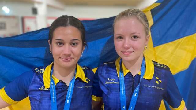 Eleissa Mehmet och Kajsa Samuelsson, till höger, tog JEM-silver i den helsvenska finalen.