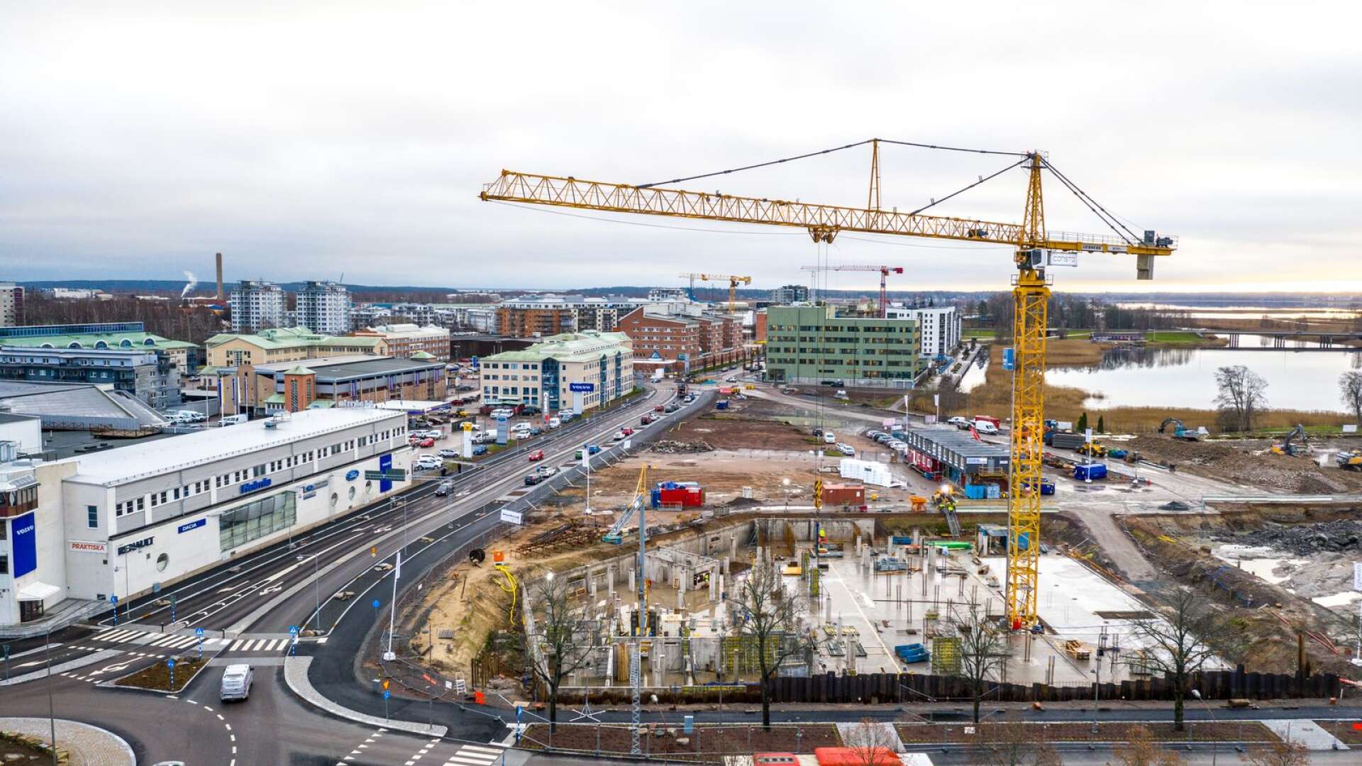 Byggandet i Karlstad fortsätter i mycket hög takt även under 2021. Mest intensivt är det på Tullholmen där flera stora projekt redan pågår.