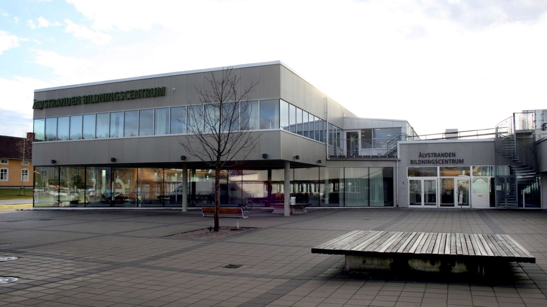 Hagfors lärcentrum är förlagt till Älvstranden bildningscentrum.