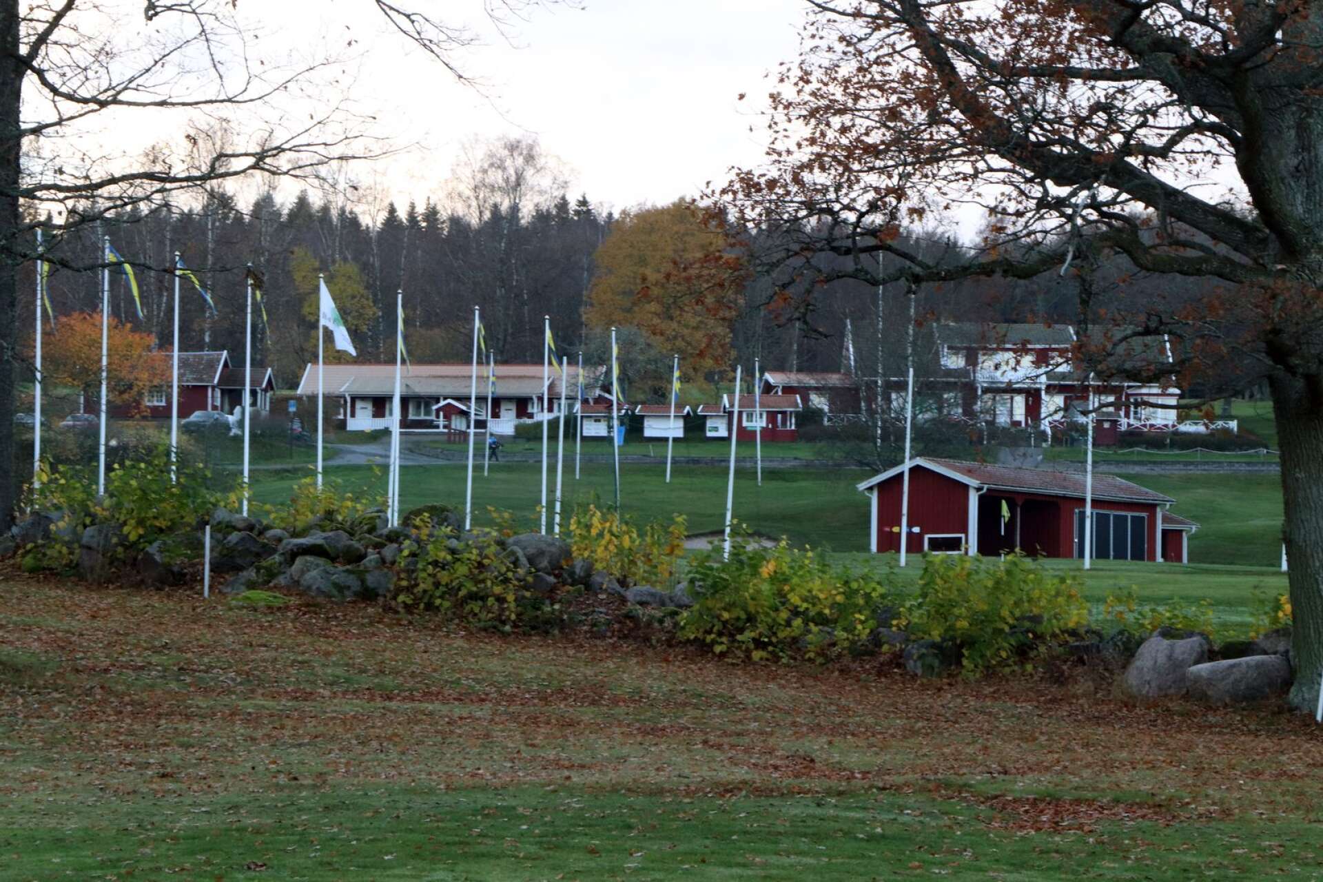 Hökensås GK gick i konkurs 2013 och har sedan dess haft stora problem med ekonomin.