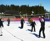 Snowvolley-turneringen lockade flera lag som formerades av boende och andra besökare.