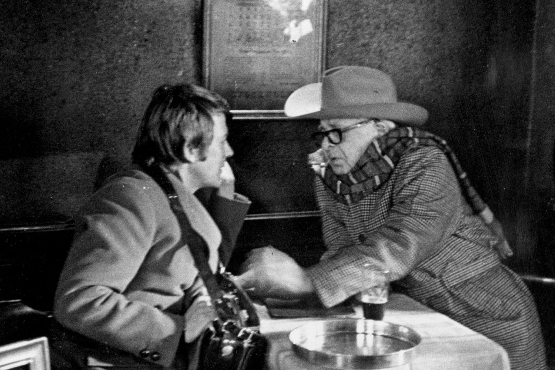 Sven-Bertil och pappa Evert på Den Gyldene Freden i Gamla stan 1972.