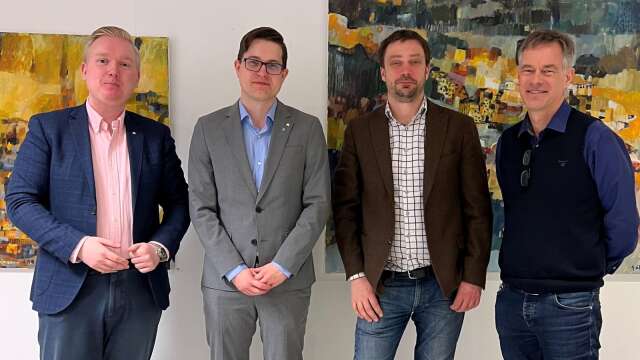 Från vänster: Anton Bengtsson (M), partiombudsman i Värmland, Fredrik Andersson (M), föreningsordförande i Sunne, Henrik Frykberger (M), kommunalråd i Sunne och Håkan Axelsson (M), förbundsordförande i Värmland. 
