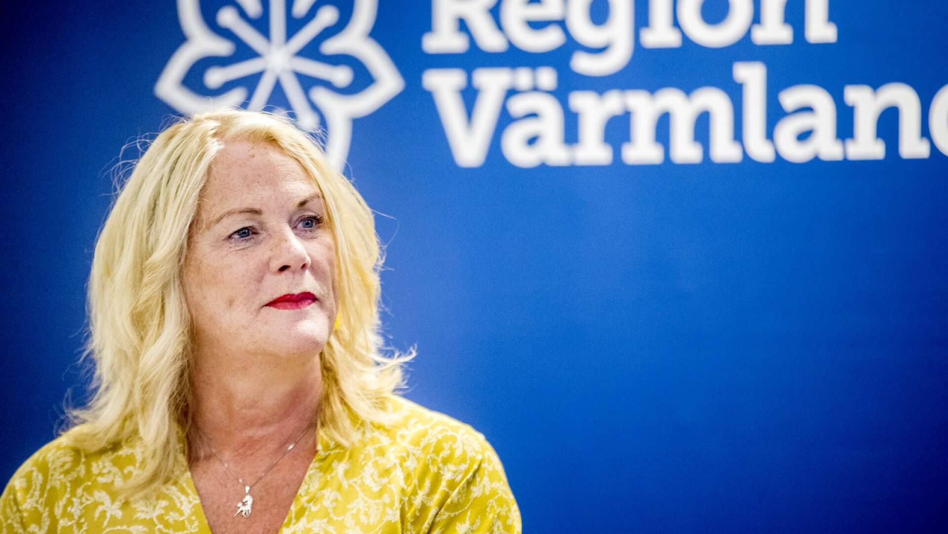 Marianne Utterdahl (SiV) tycker det är en ”demokratisk katastrof” att det saknas valsedlar på olika vallokaler runt om i länet.