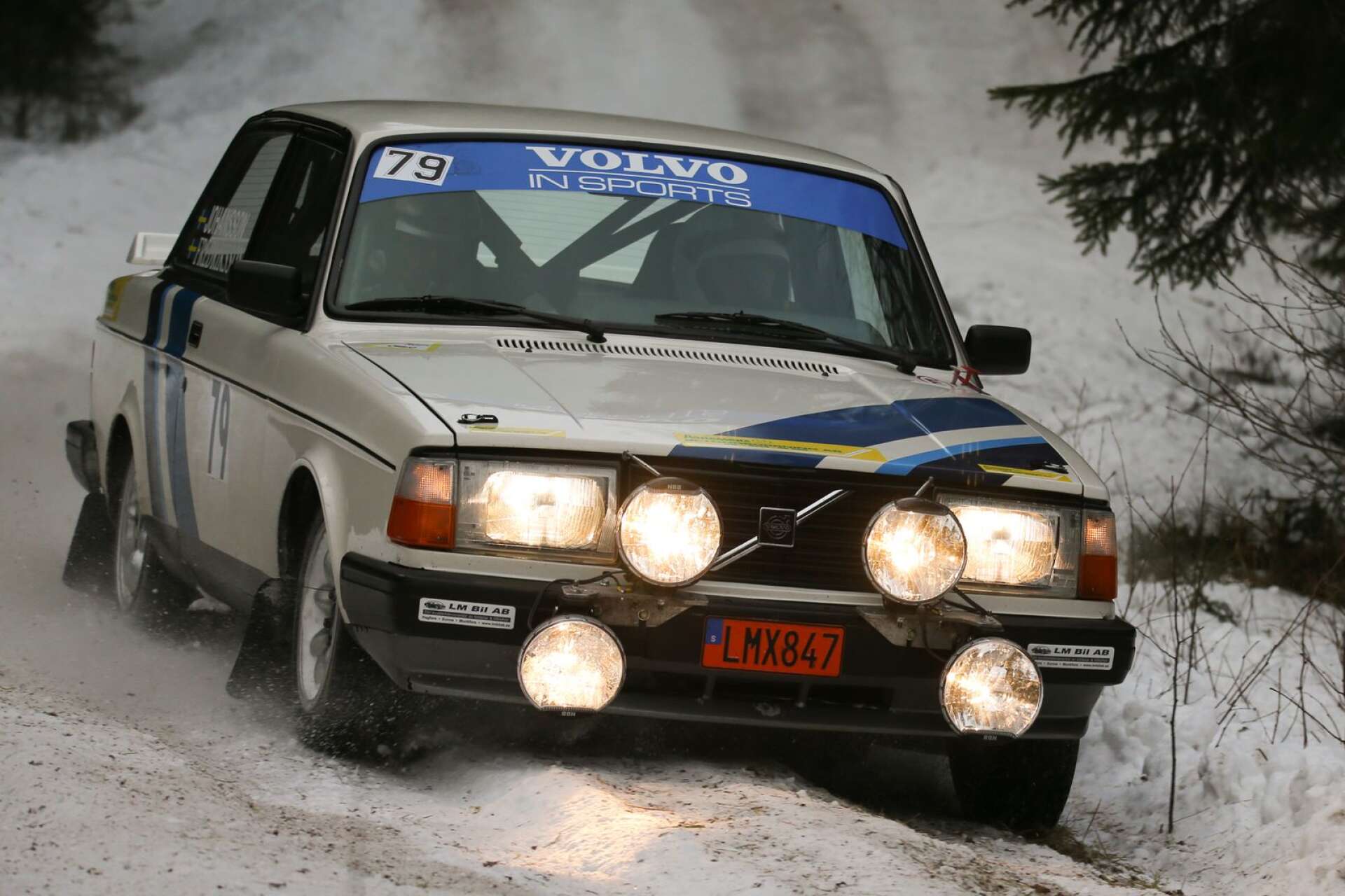 Rallyföraren Göran ”Dyngsväng” Fredriksson har gått bort. Här syns han i sin sista tävling, Finnskogsvalsen för ett år sedan, tillsammans med kartläsaren Peter Johansson.