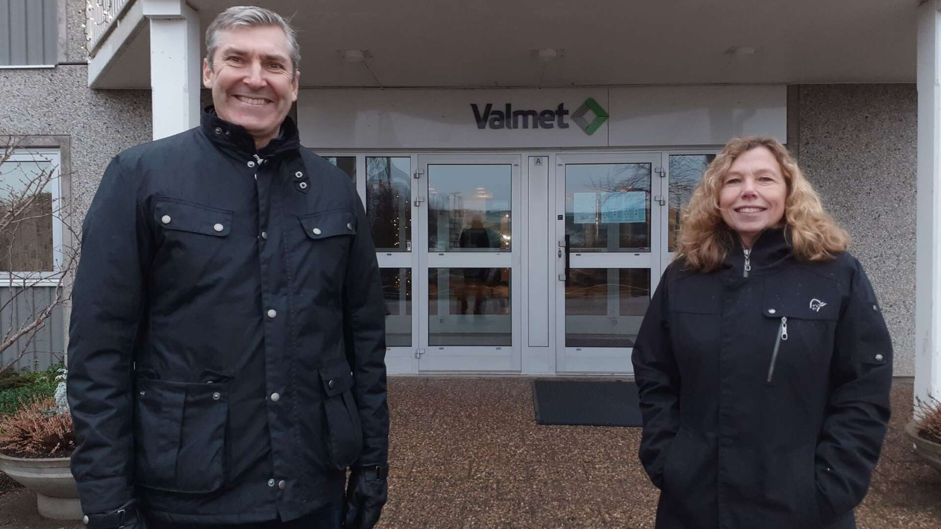 Anders Björn, chef för Valmets mjukpappersdivision, och kommunikationschefen Katarina Åhsberg ser tillbaka på ett år då ingenting har varit som vanligt för företaget som har cirka 700 anställda i Karlstad.