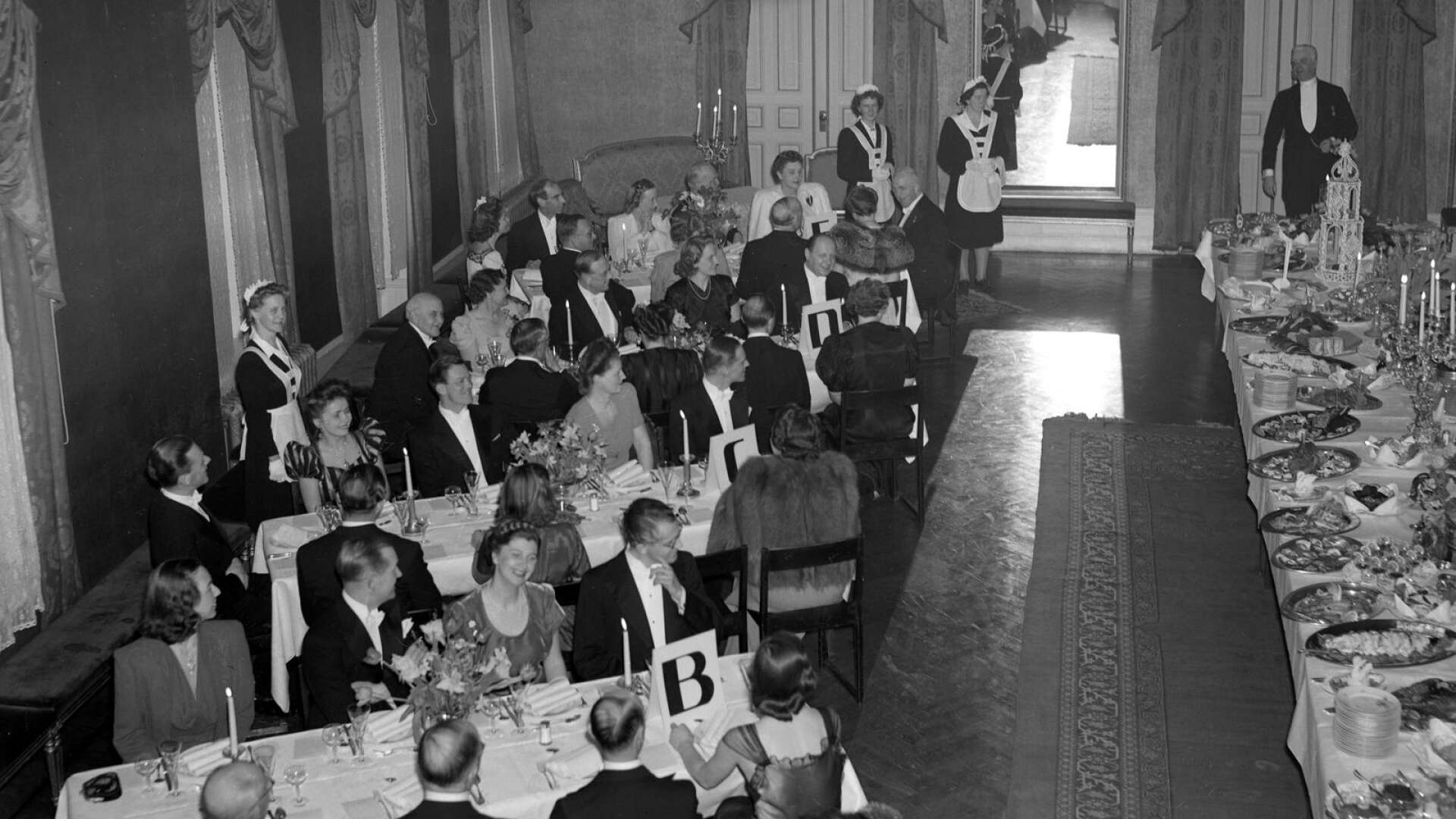 Många inbjudna gäster kunde njuta av god mat och trevligt sällskap när Stadshotellet firade 75 år, ett hotell som numera har 102 år på nacken. 