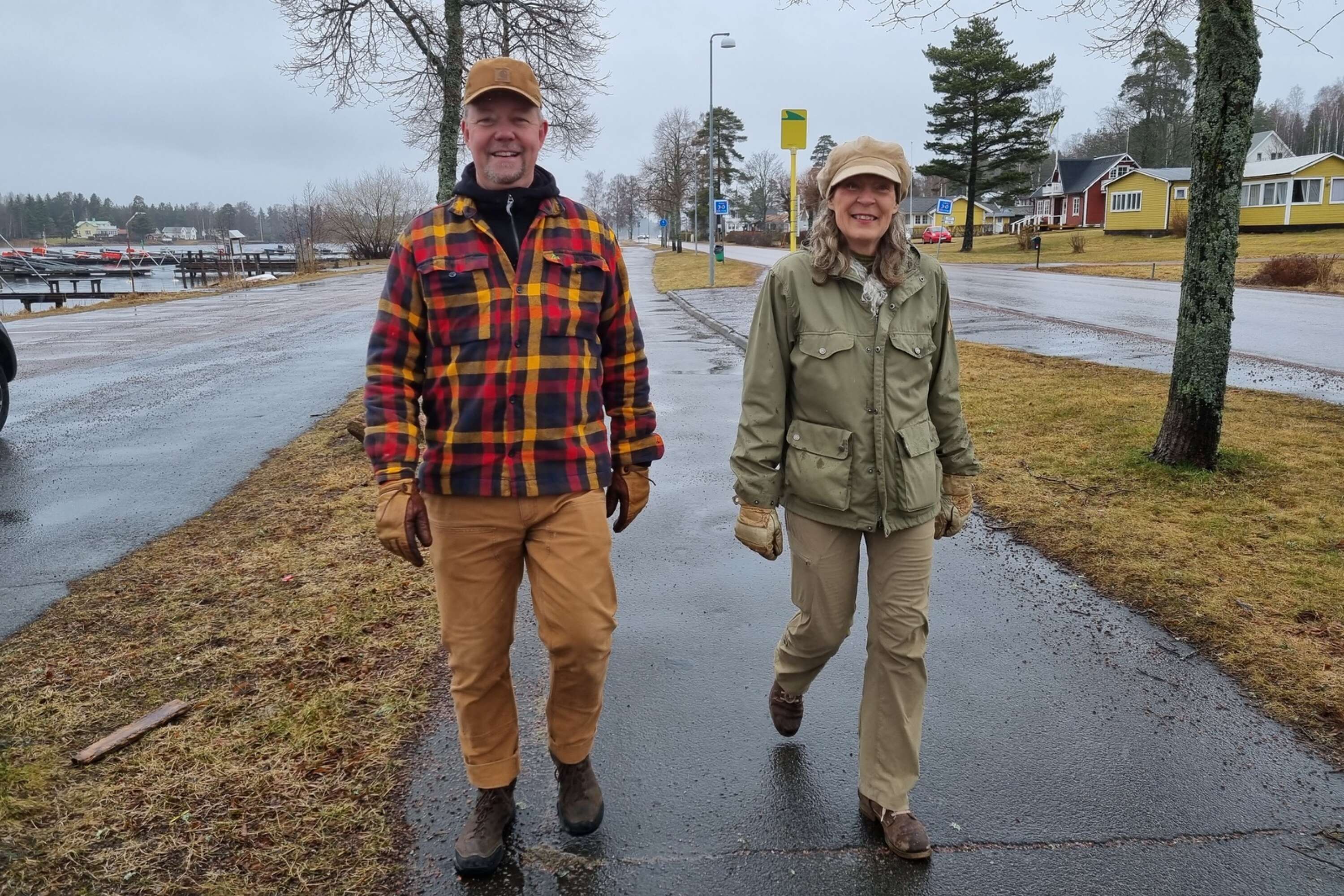 Anders och Maria Pertun försöker alltid ta en daglig promenad oavsett väder och vind.