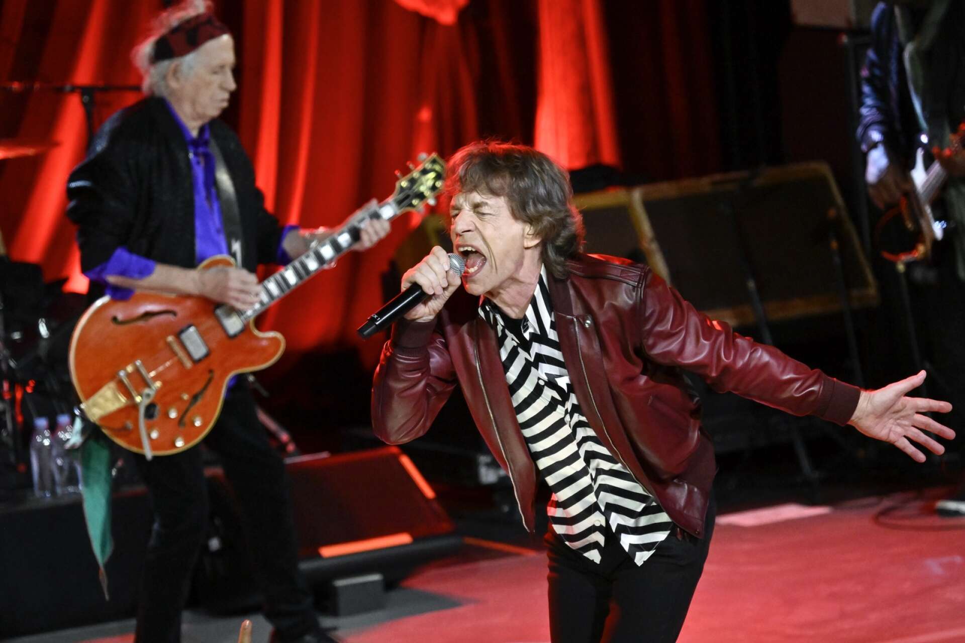 Mick Jagger och Keith Richards firade den nya skivan med en konsert i New York den 19 oktober. 