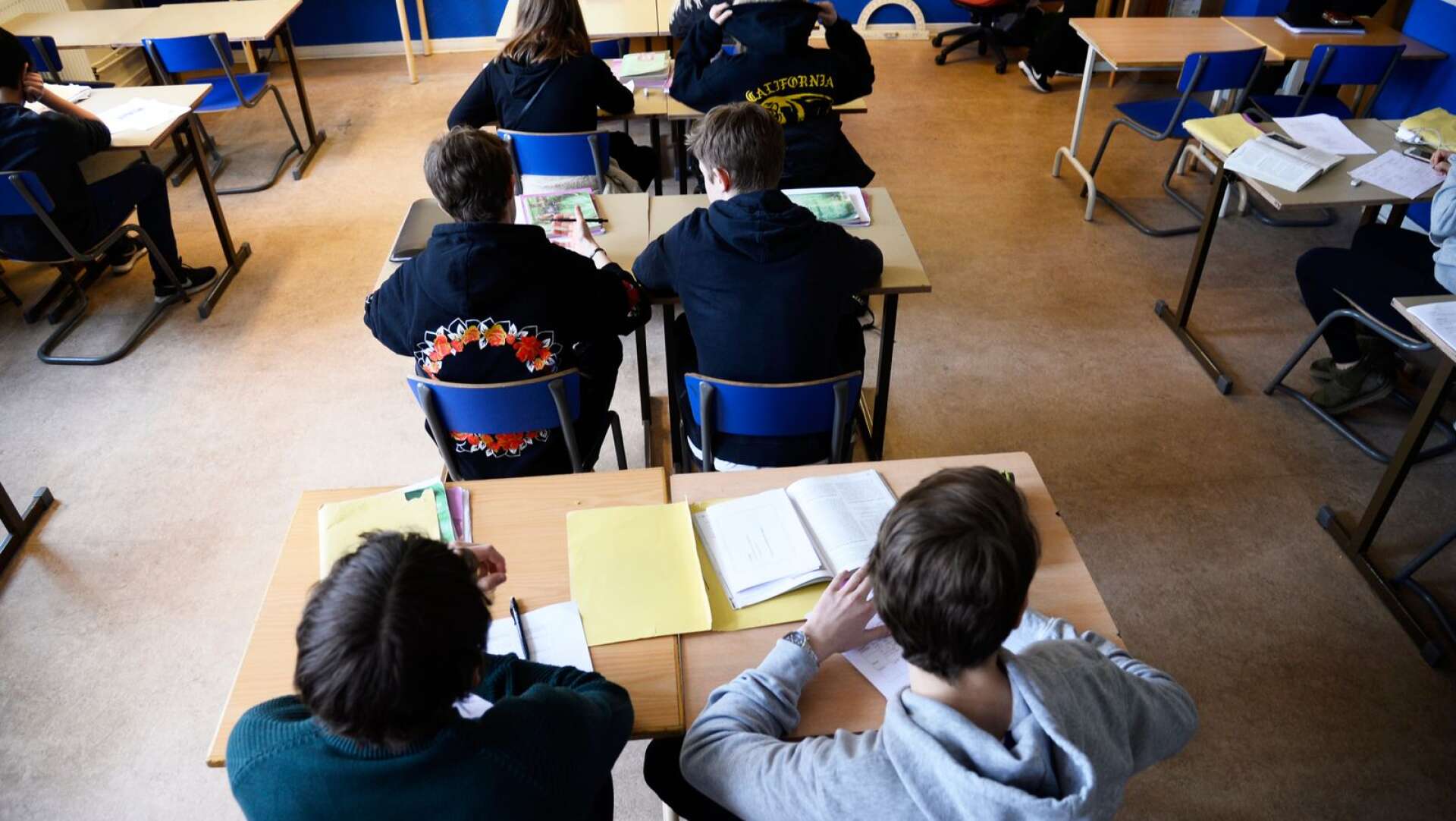 En man som stått åtalad för misshandel av sex elever på en skola i Värmland har fått lärarjobb i Åmål. Genrebild.