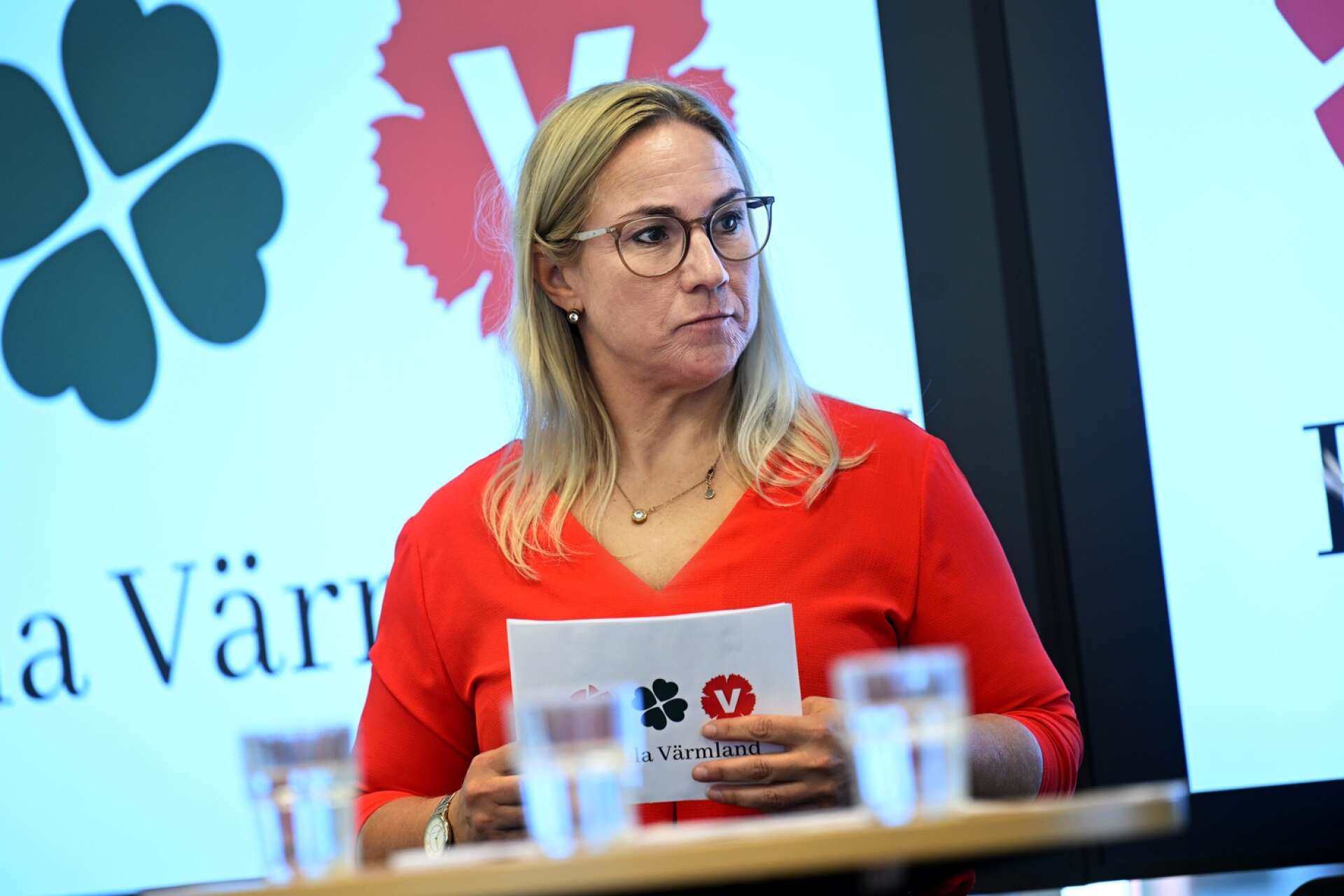 Åsa Johansson (S) är starkt kritisk till regerings förslag om en lag som tvingar anställda att anmäla papperslösa.