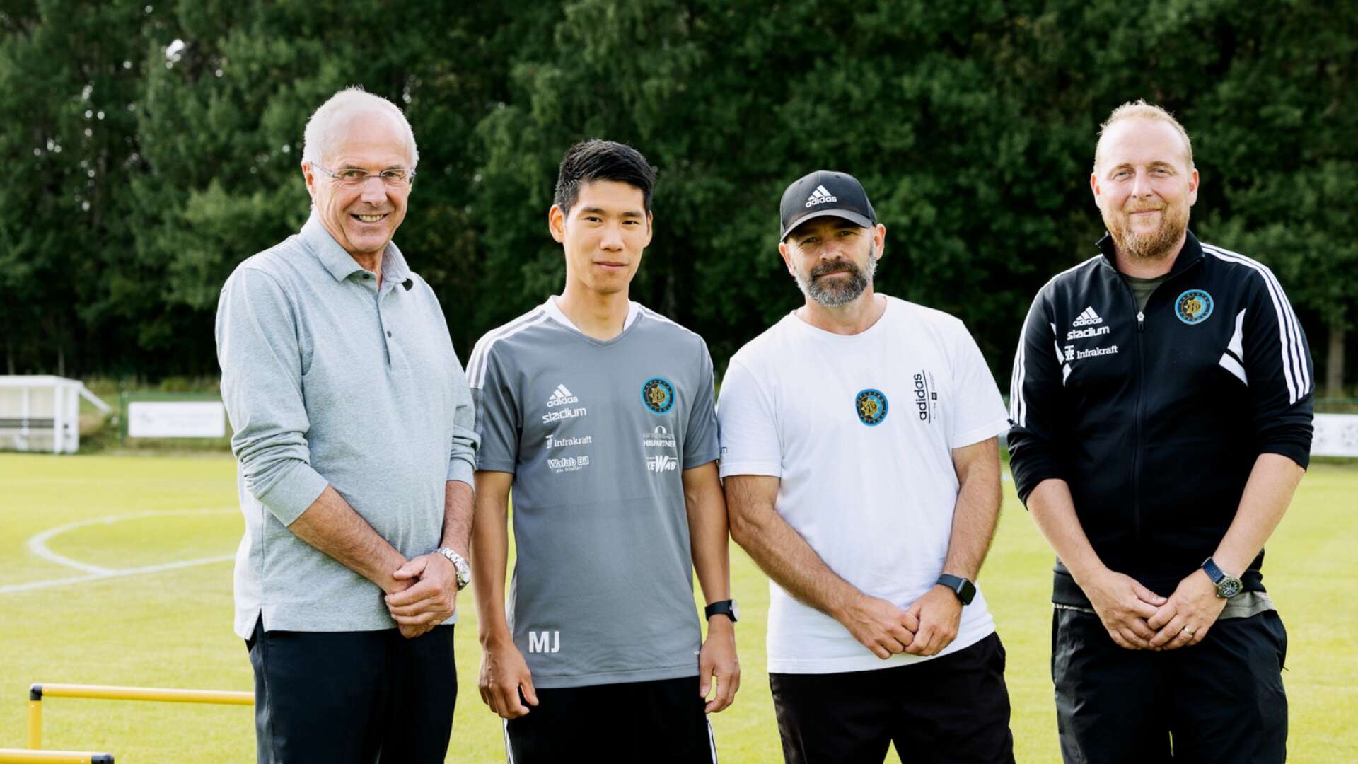 Ulf Buskqvist är ny huvudtränare för Karlstad Fotboll och Markus Jansson är ny assisterande. Från vänster: Sven-Göran ”Svennis” Eriksson (rådgivare), Markus Jansson, Ulf Buskqvist och Daniel Pettersson (sportgruppen).