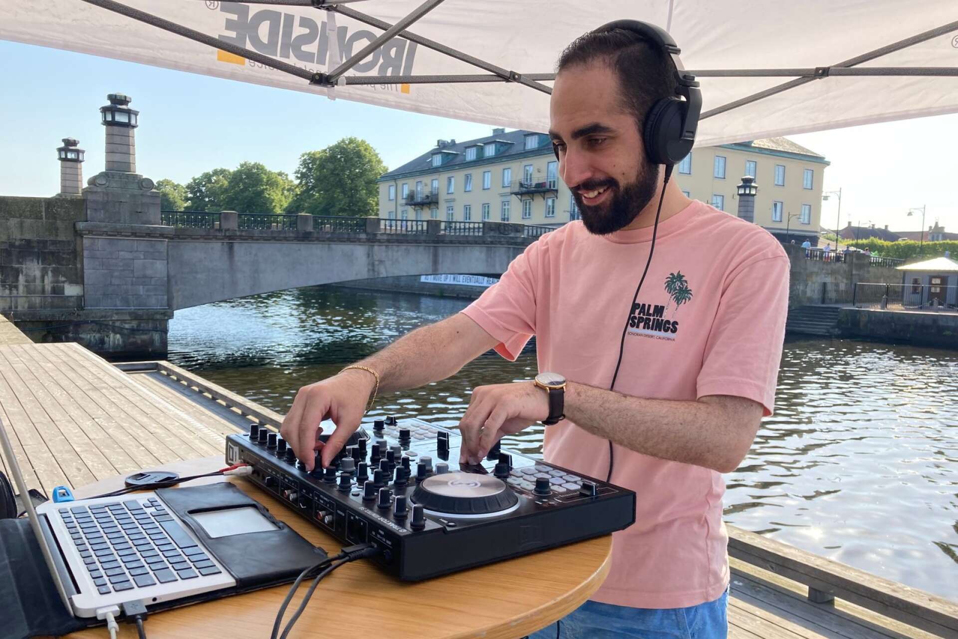 Aramatz Sarkissian har fått ungdomspengar för att satsa på sin stora dröm - att bli en känd DJ. 