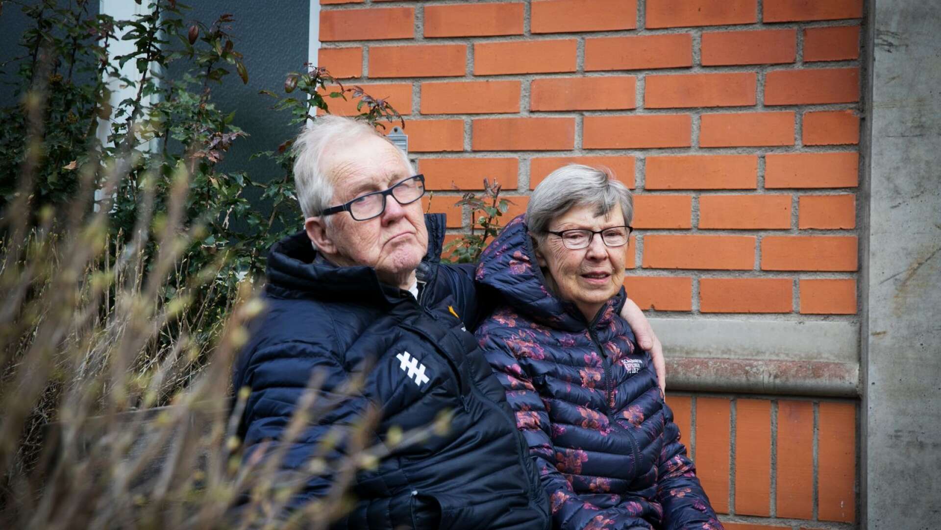 Paret Strandgren, Kjell, 84, och Åsa, 81, fick ett obehagligt samtal från en man som sa att han var polis. Men i själva verket var han en bedragare vilket Kjell och Åsa avslöjade.