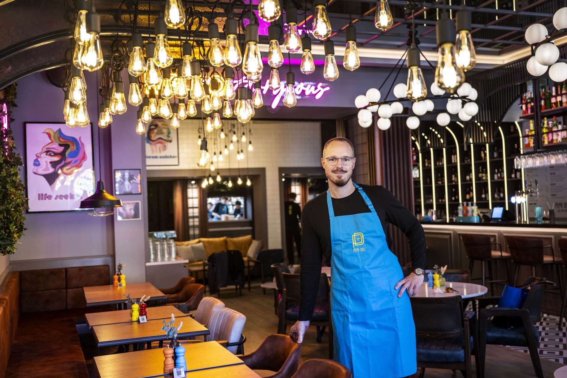 Bakom konceptet Pepa Deli döljer sig en restaurang, ett kafé och en cocktailbar i en och samma lokal. Henrik Borg är en av delägarna.