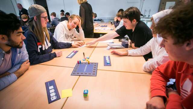 I tisdags spelade eleverna på NTI-gymnasiet frågesportspelet Bezzerwizzer under en hel eftermiddag.