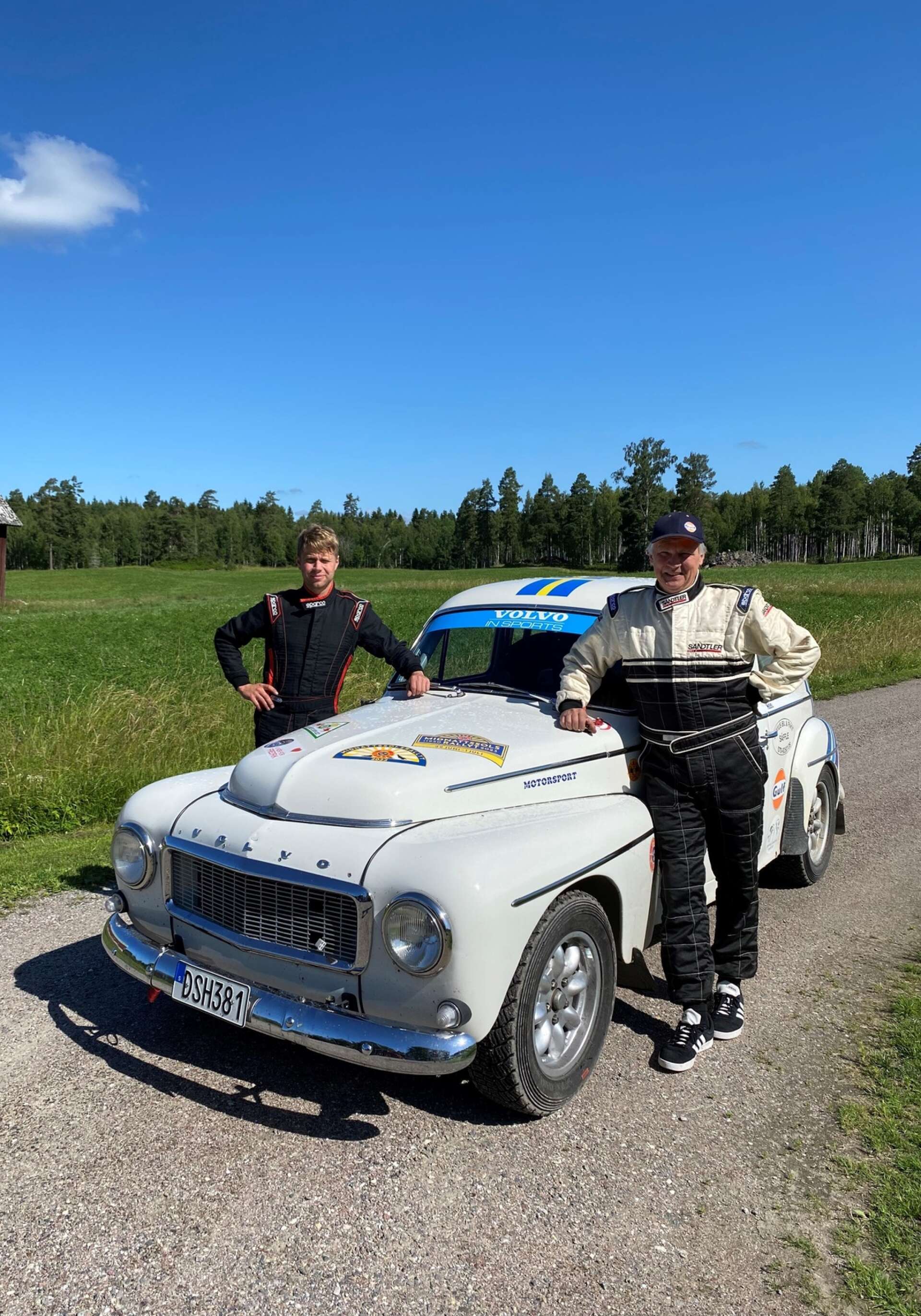 Alexander Alin och Kim Sevius tävlade för Åmåls Motorklubb i Midnattssolsrallyt i Linköping och slutade på andra plats i sin klass.