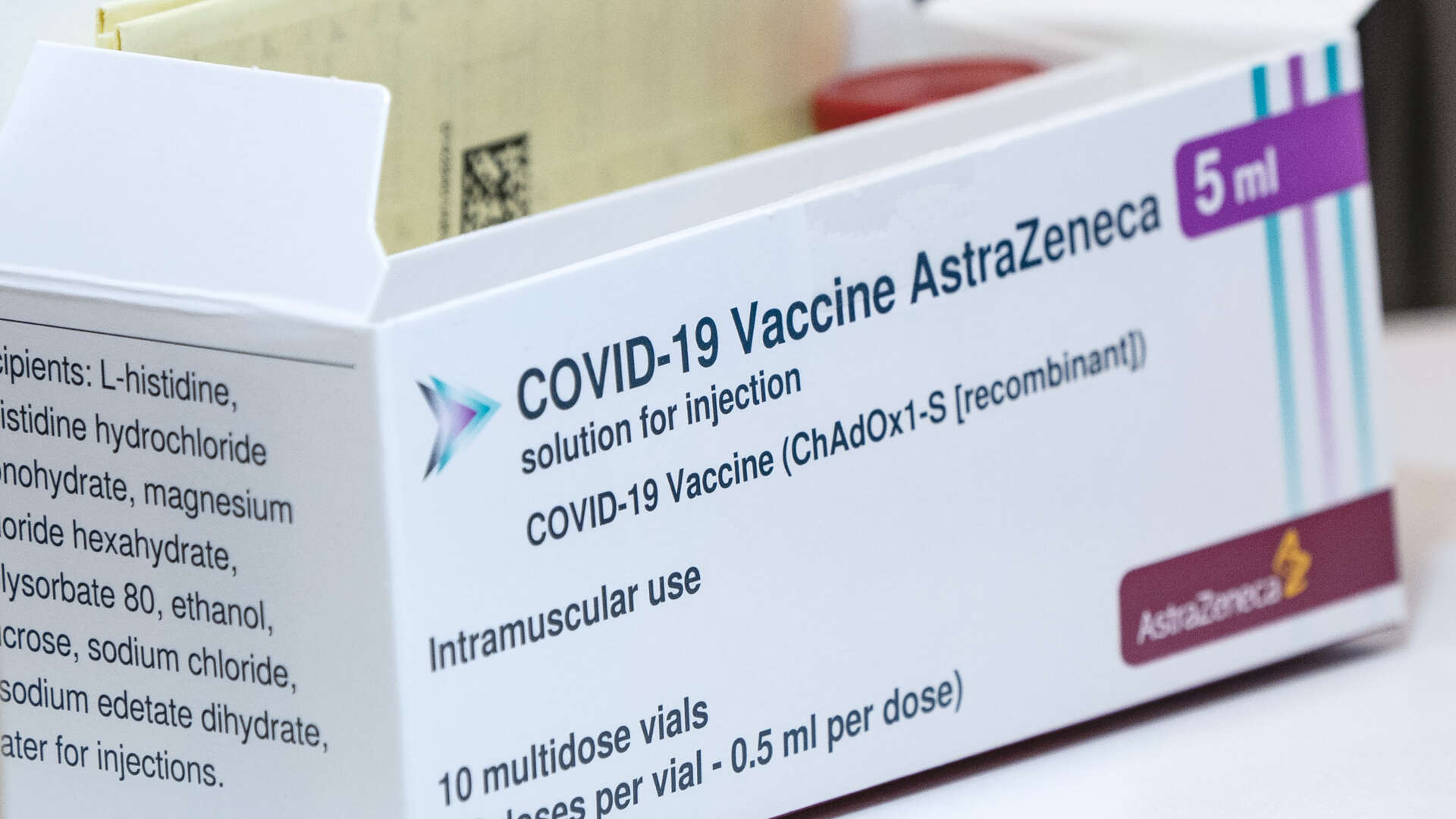 Läkemedelsverket stoppar inte fortsatt vaccinering med Astra Zenecas vaccin. Arkivbild.