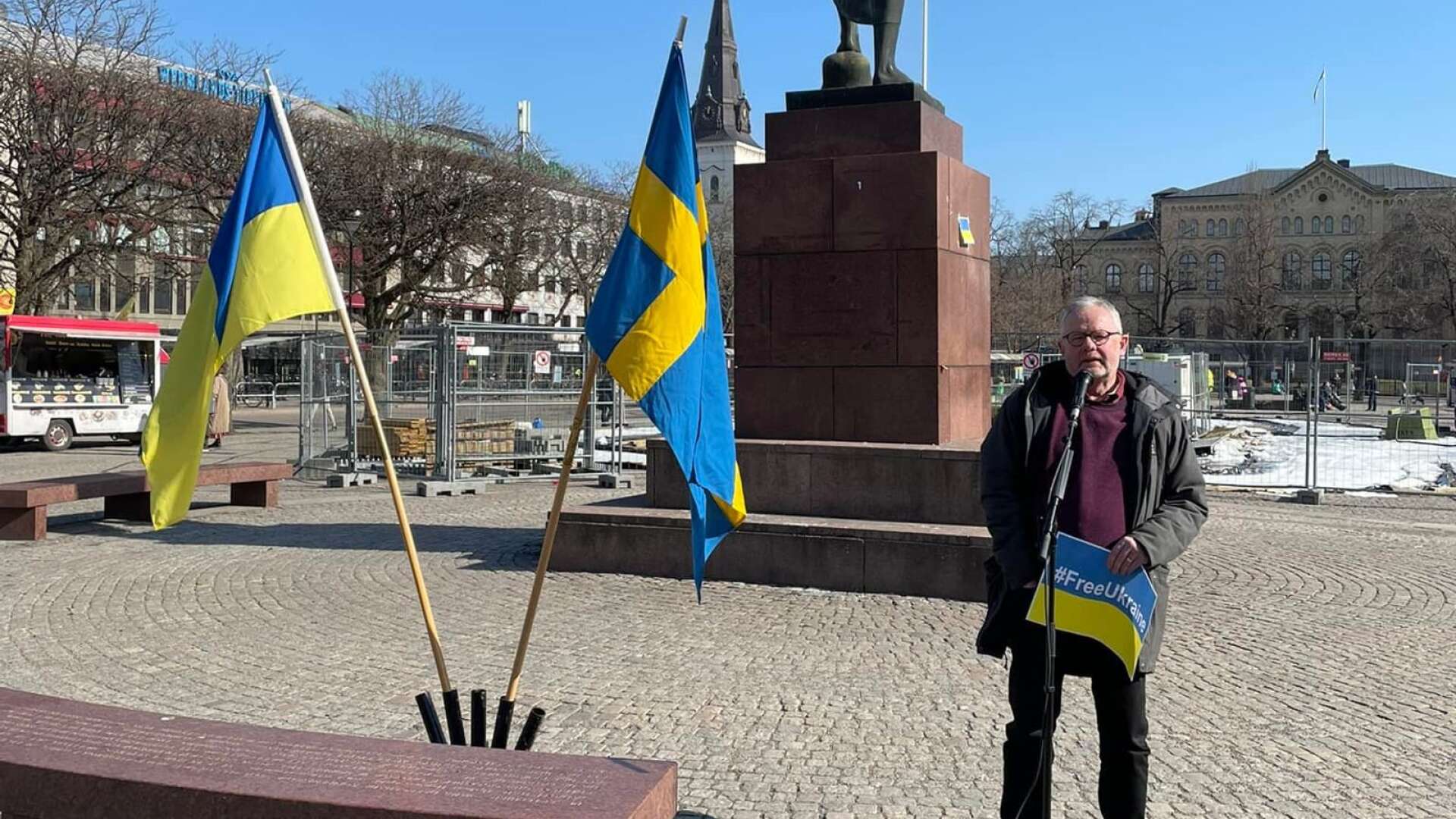 Varje måndag klockan 12.00 hålls manifestation för Ukrainas frihet vid Stora torget i Karlstad, skriver Per-Inge Lidén.