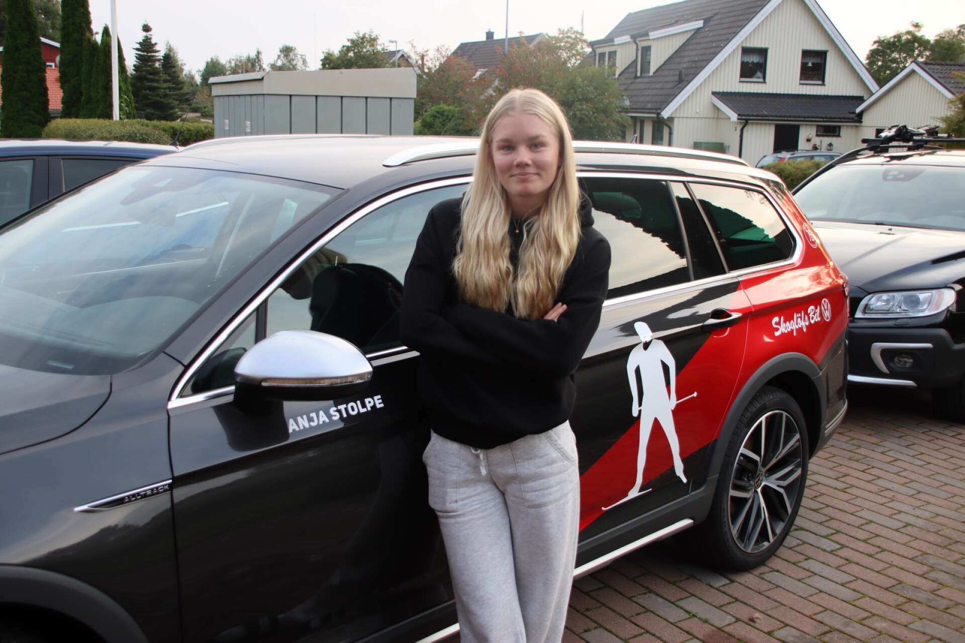 Utöver alla förmåner genom Team 157 har Anja också blivit sponsrad med en egen bil från en firma i Kristinehamn.