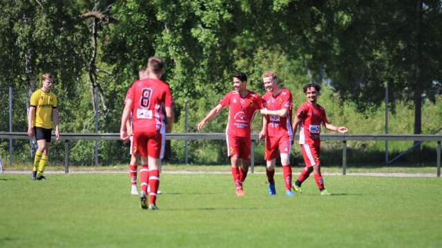 Feraidon Amri (10) gjorde Töreboda IK:s första mål i derbyt mot Moholms SK. Det visade sig bli det matchvinnande.