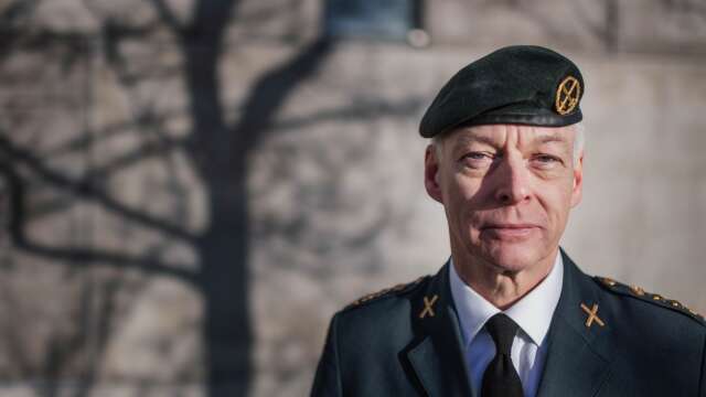 På ingång till Åmål. Under måndagen föreläser överstelöjtnant Joakim Paasikivi om Ukrainakriget på Karlbergsteatern.