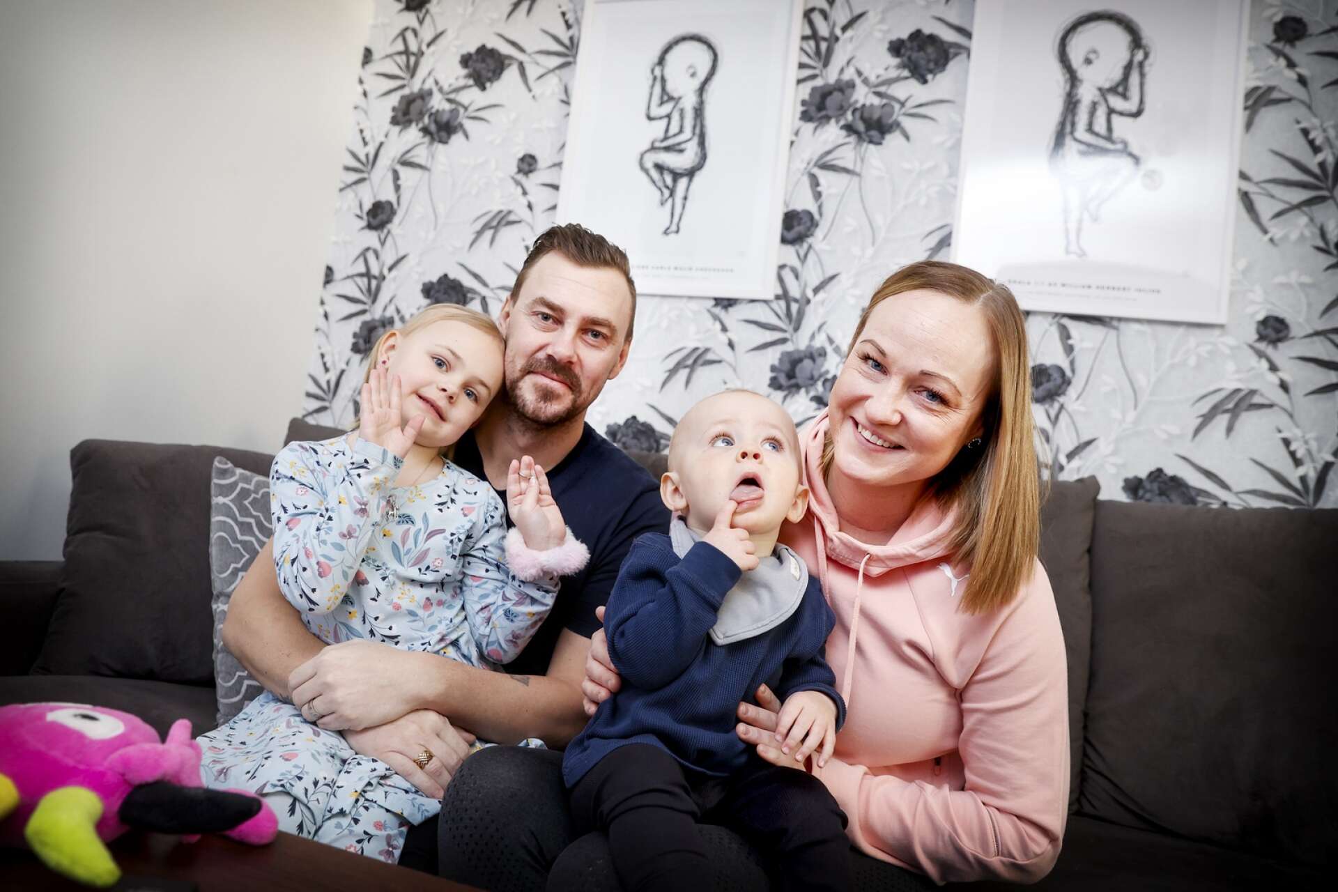 Nu har Tobias Andersson och Marie Johansson dottern Signe, 6 år och William, 2 år. Nu funderar de på att skaffa ett tredje barn.