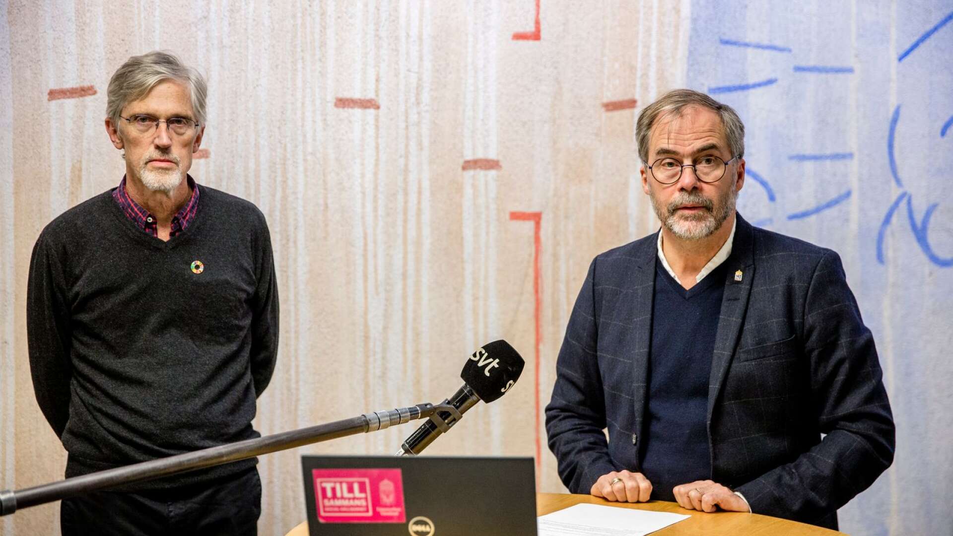 Smittskyddsläkare Ingemar Hallén och landshövding Georg Andrén  vid en pressträff tidigare i höst. 