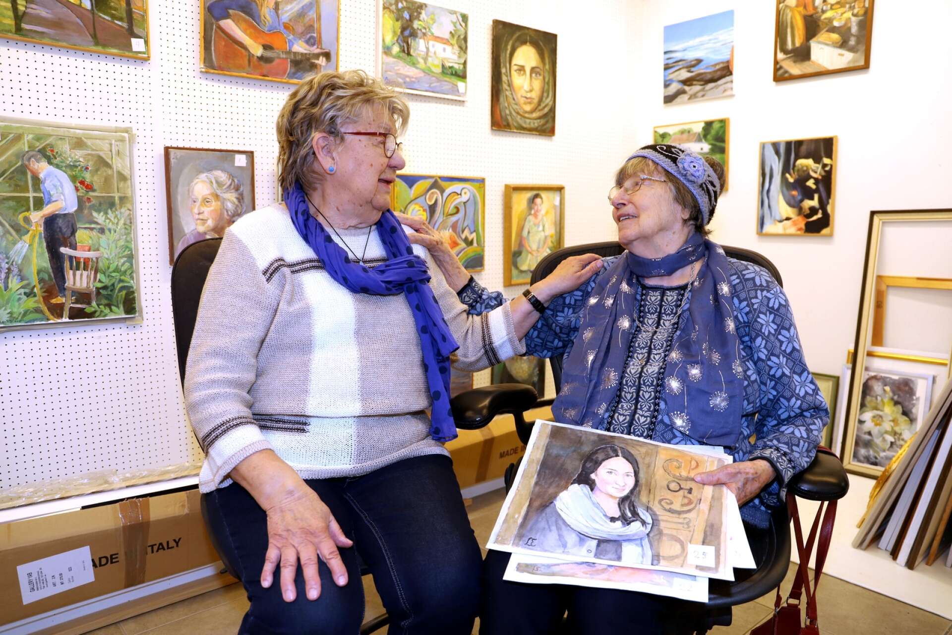 Birgit Ziegel och Lena Eismark ställer ut tillsammans på Remi Art i Karlstad. De är före detta kollegor, goda vänner och delar dessutom ett stort intresse för måleri.