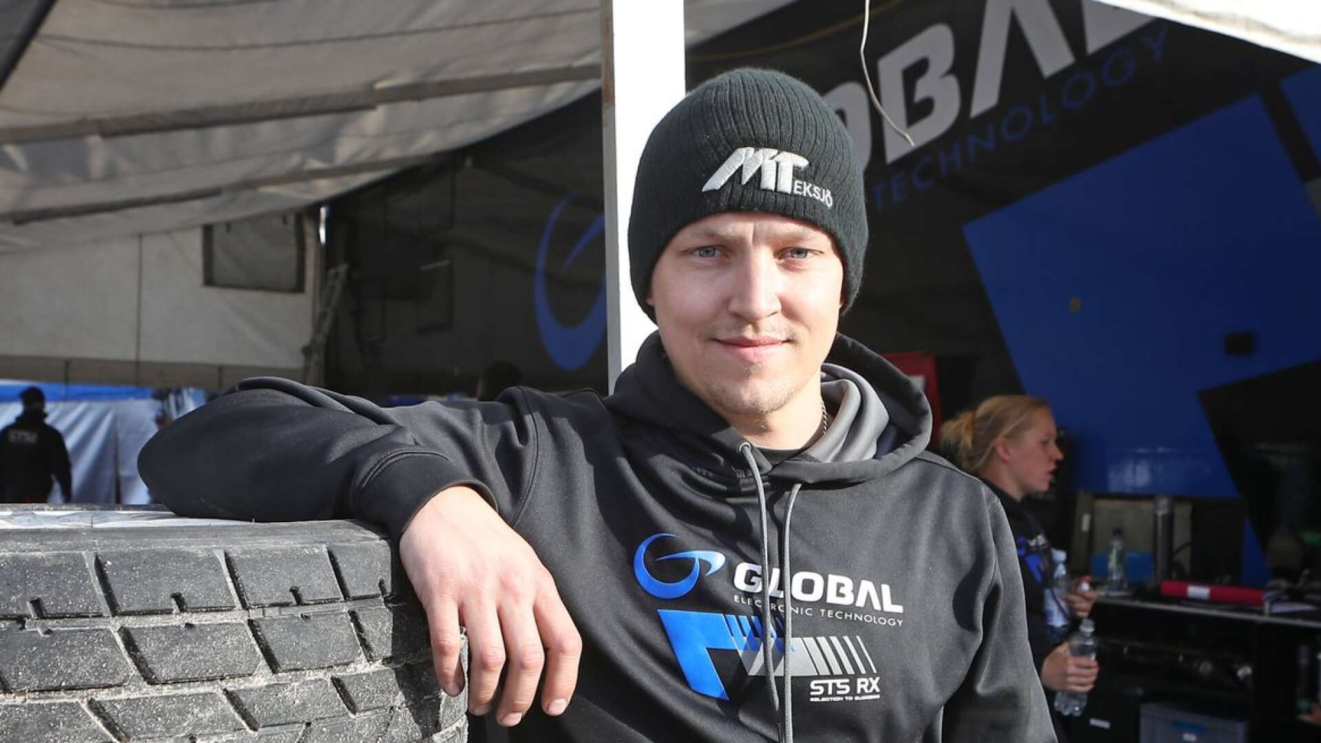 Simon OIofsson tog sin tredje raka seger i Supercar Lites-klassen i Rally X.