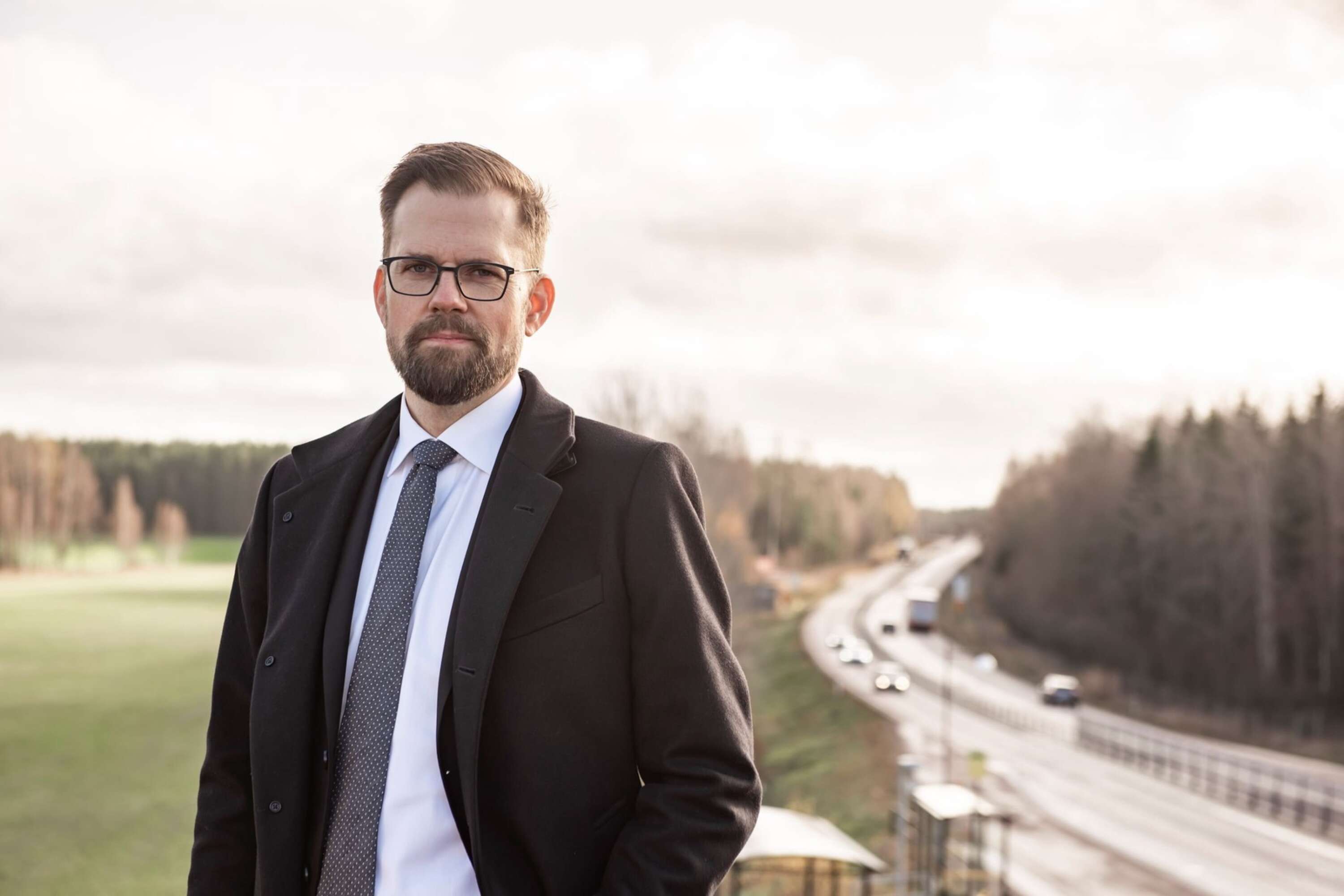 Martin Willéns månadslön har ökat med 4000 kronor i månaden sedan han tillträdde 2019.