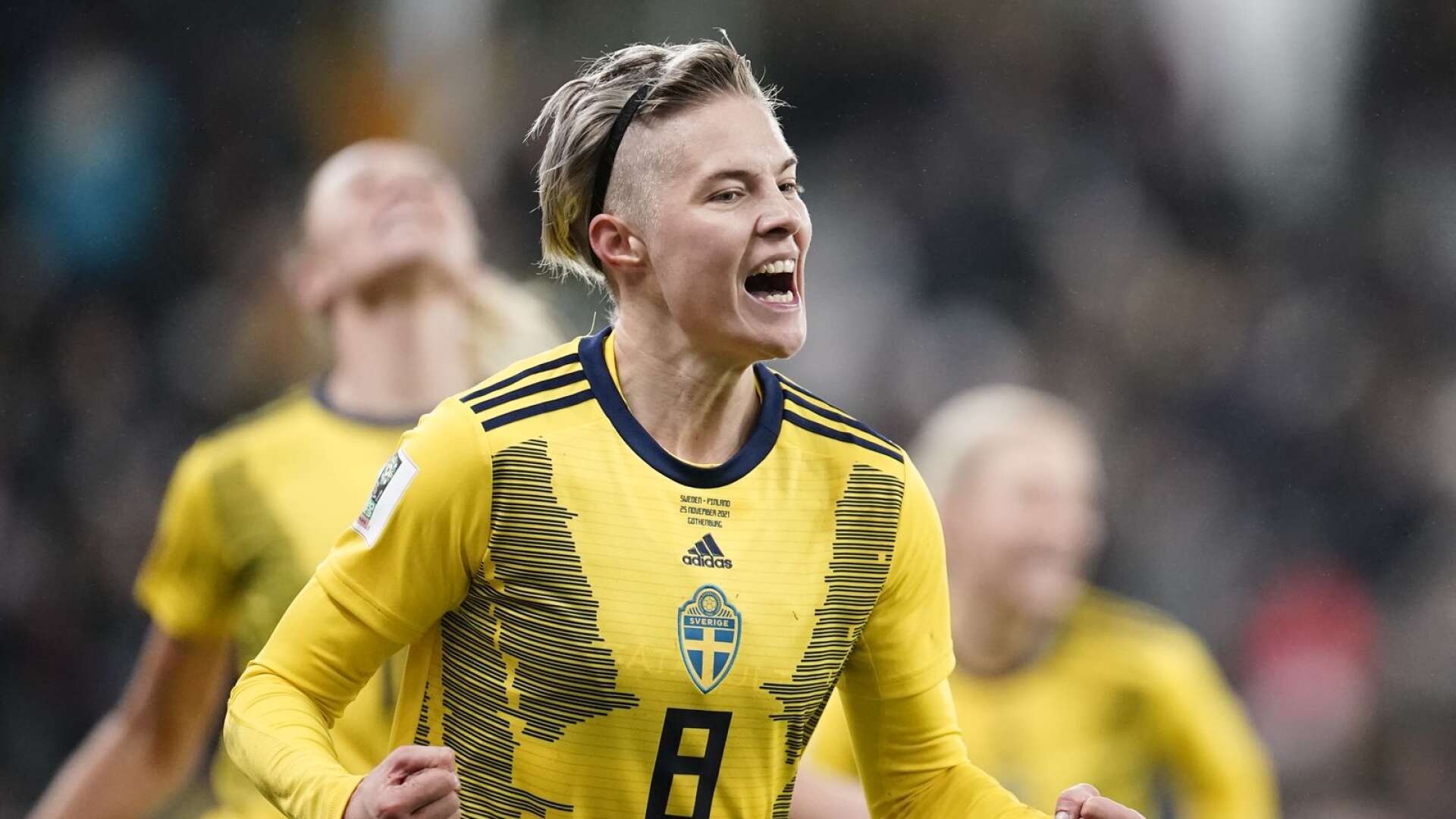 Sveriges Lina Hurtig jublar efter sitt 2-1-mål. 