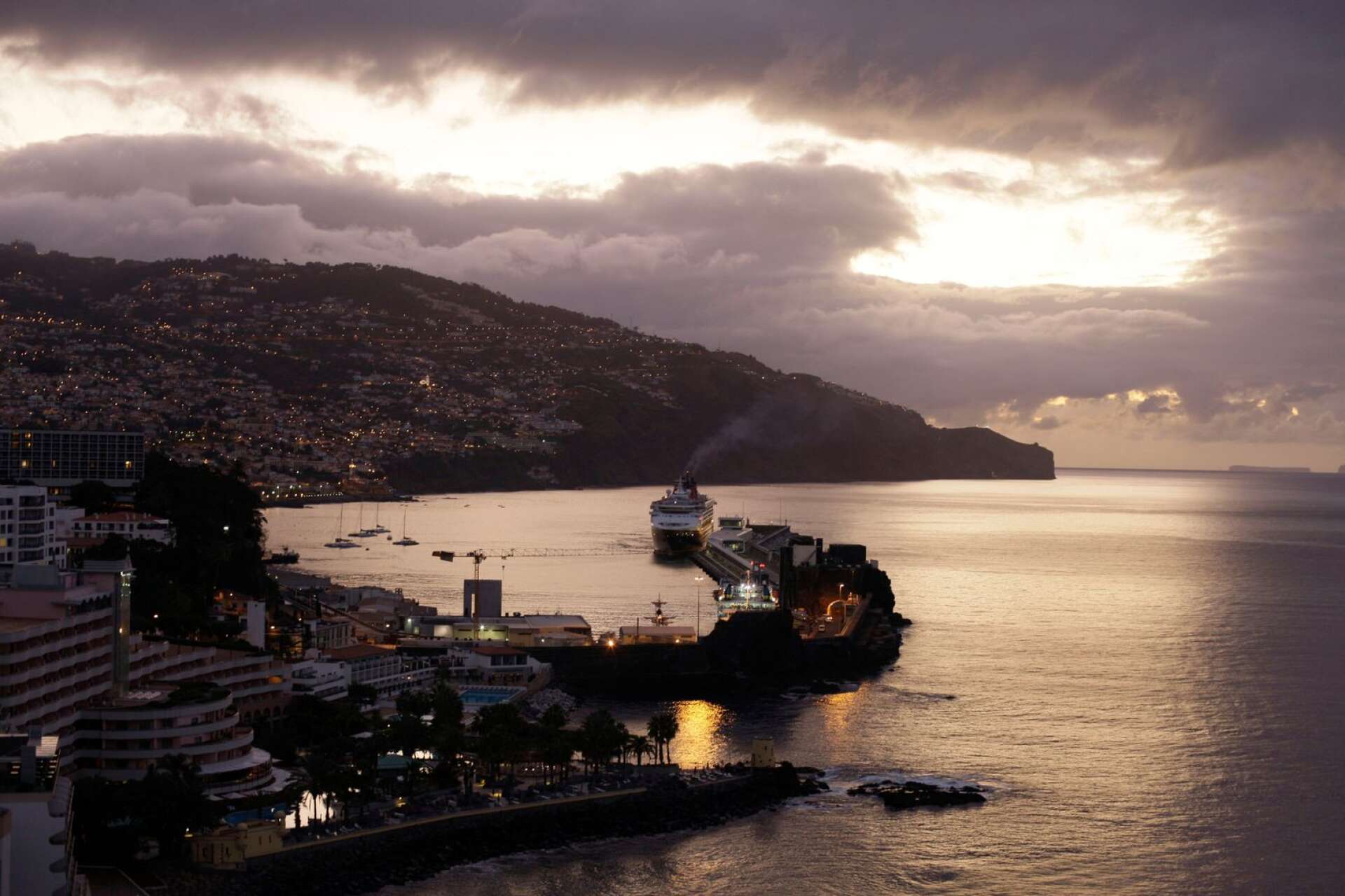 Ida Thunberg skriver med värme om en resa med familjen till Funchal på ön Madeira i Portugal.