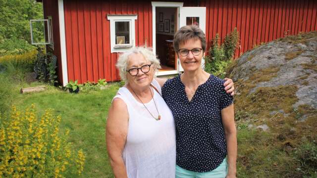 Konstnärerna Anne-Charlotte Payne Skoogh och Susanne Karlsson ställer ut vid Tollebols kvarn i sommar. På måndagen var det vernissage. 
