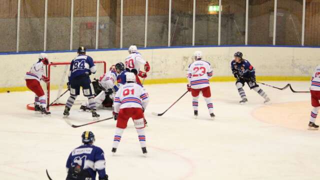 Säffle HC fick med sig en pinne hem i seriepremiären av HockeyTvåan B, som spelades mot Hammarö HC. Bilden är från en tidigare match, säsongen 2019/2020.