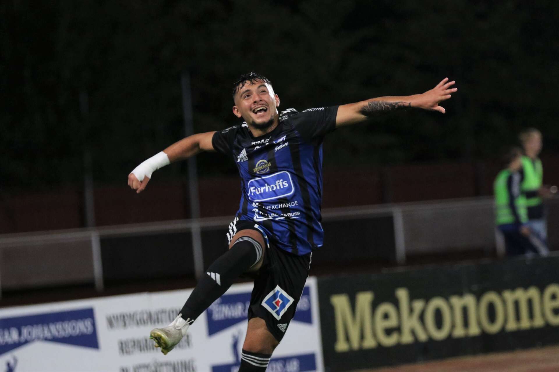 Ahmed Al-Rahman gjorde två mål i IFK Skövdes seger mot Yxhults IK.