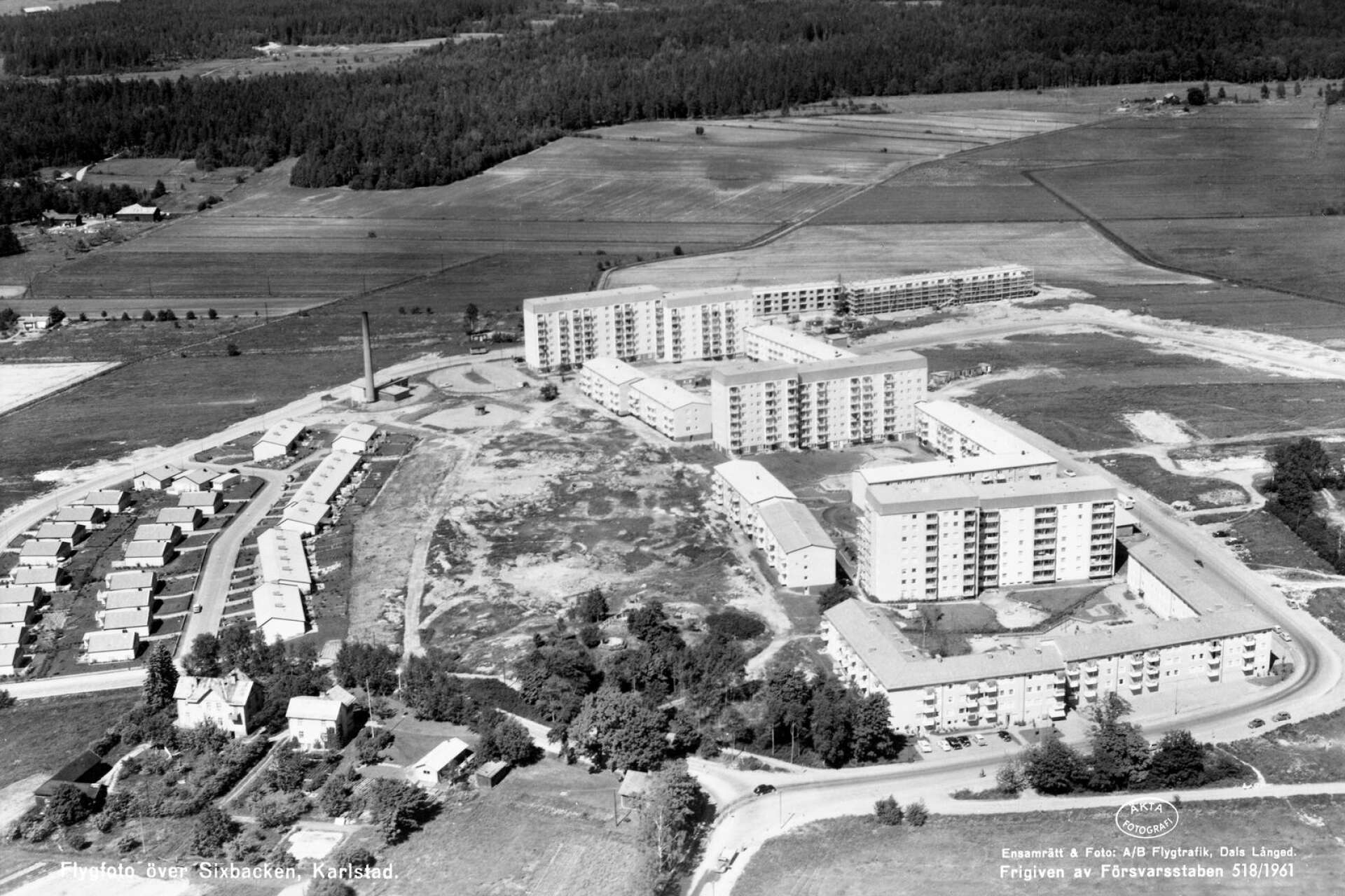 Vy över Sixbacken och Våxnäsområdet år 1961.