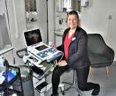 Linda Bäckström erbjuder ultraljudsundersökning för den som behöver det. 