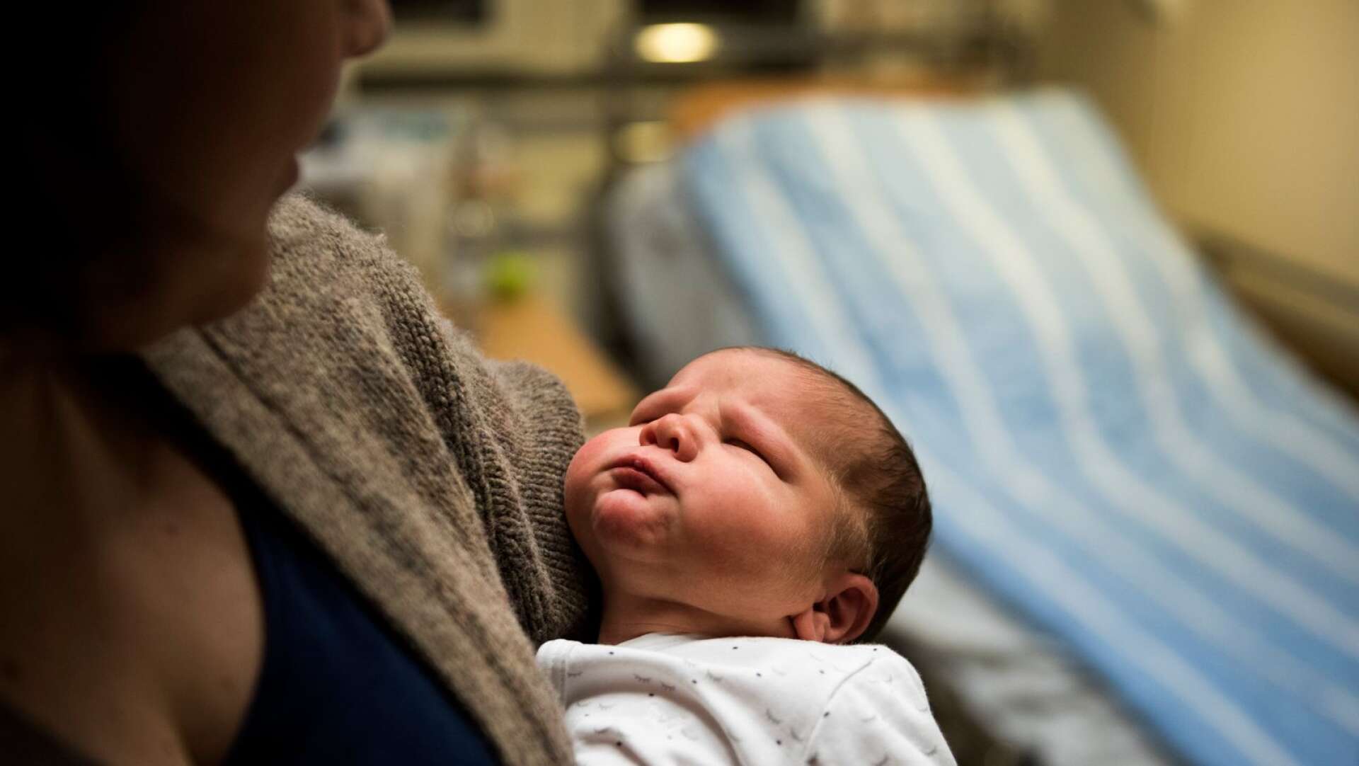 Insändarskribent vill att förlossningen i Karlskoga får samma möjligheter som andra sjukhus.